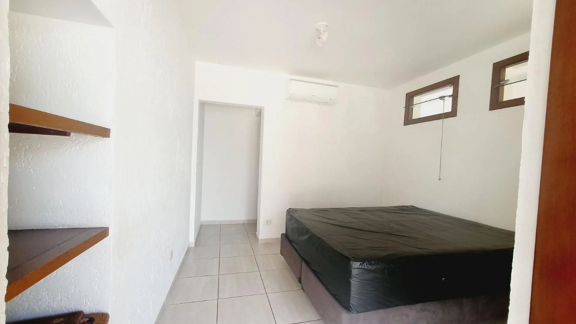 Photo of the whole room, Bed in Espetacular, 6 suítes, Varanda Gourmet, Bilhar, Pebolim, Praia dos Sonhos