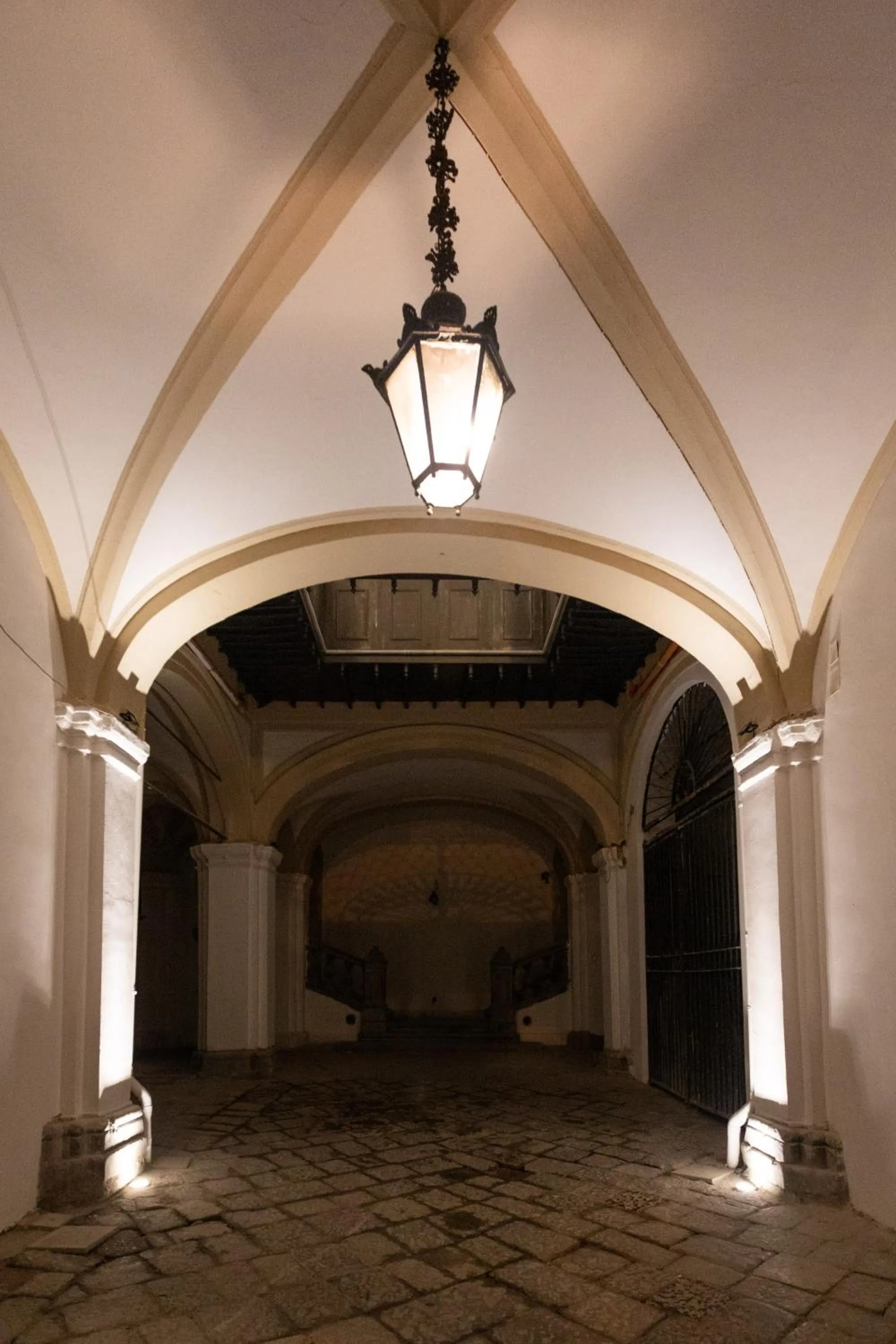 Property building in Divisi Suites & SPA