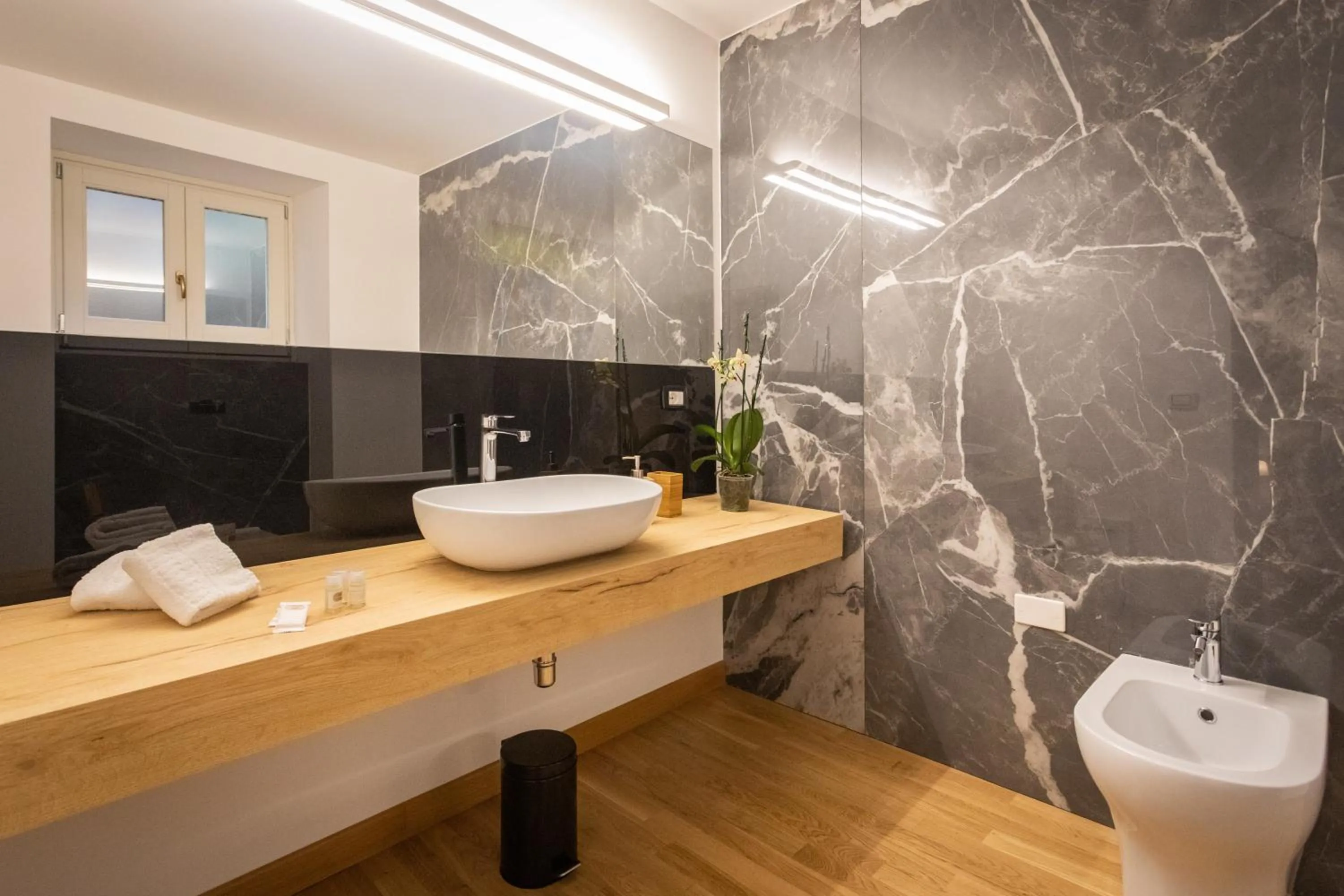 Bathroom in Divisi Suites & SPA