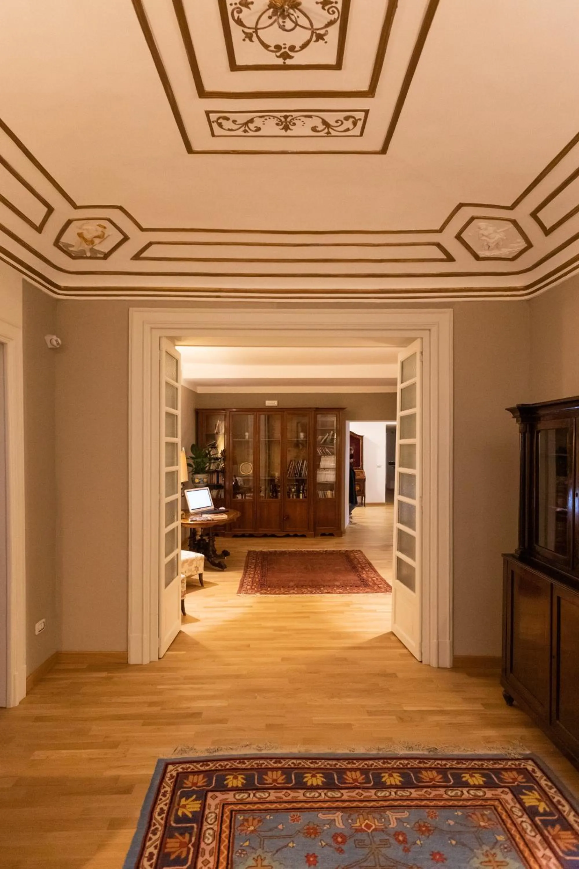 Communal lounge/ TV room in Divisi Suites & SPA