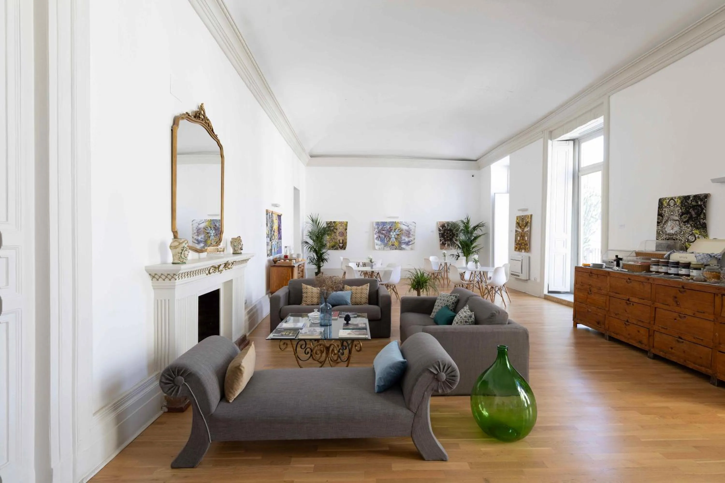 Lounge or bar in Divisi Suites & SPA