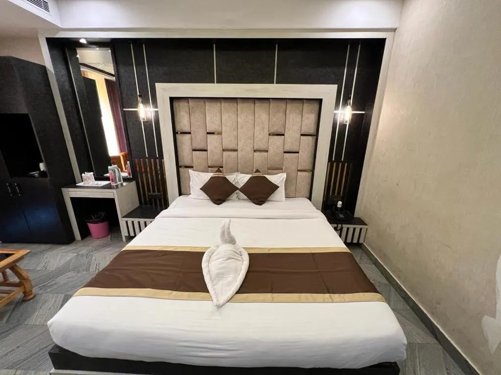 Bed in HOTEL PLEASANT VIEW