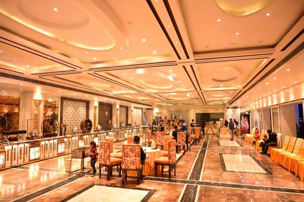 Restaurant/places to eat in HOTEL PLEASANT VIEW