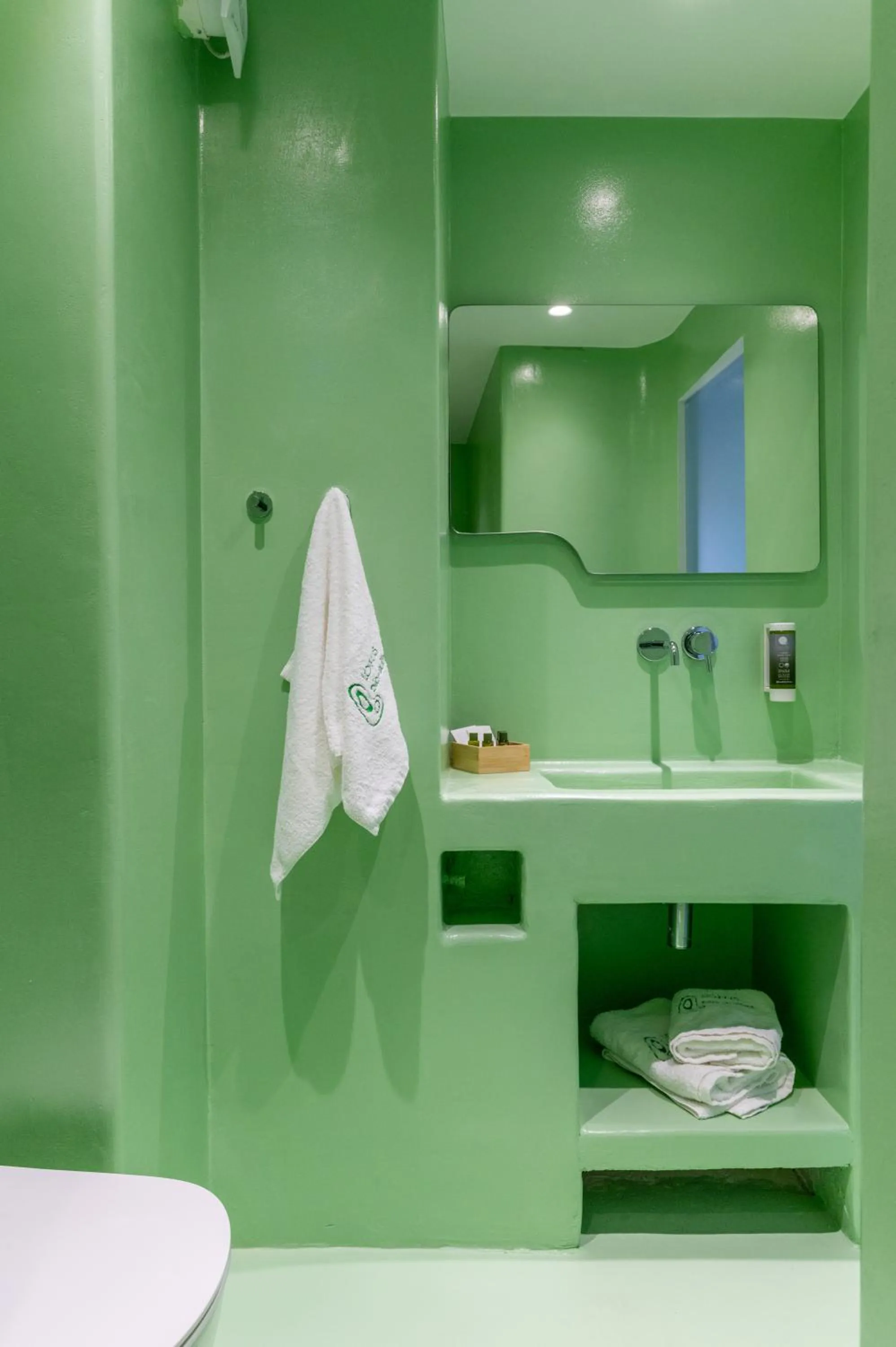 Shower in LOFUS Bio-Suites