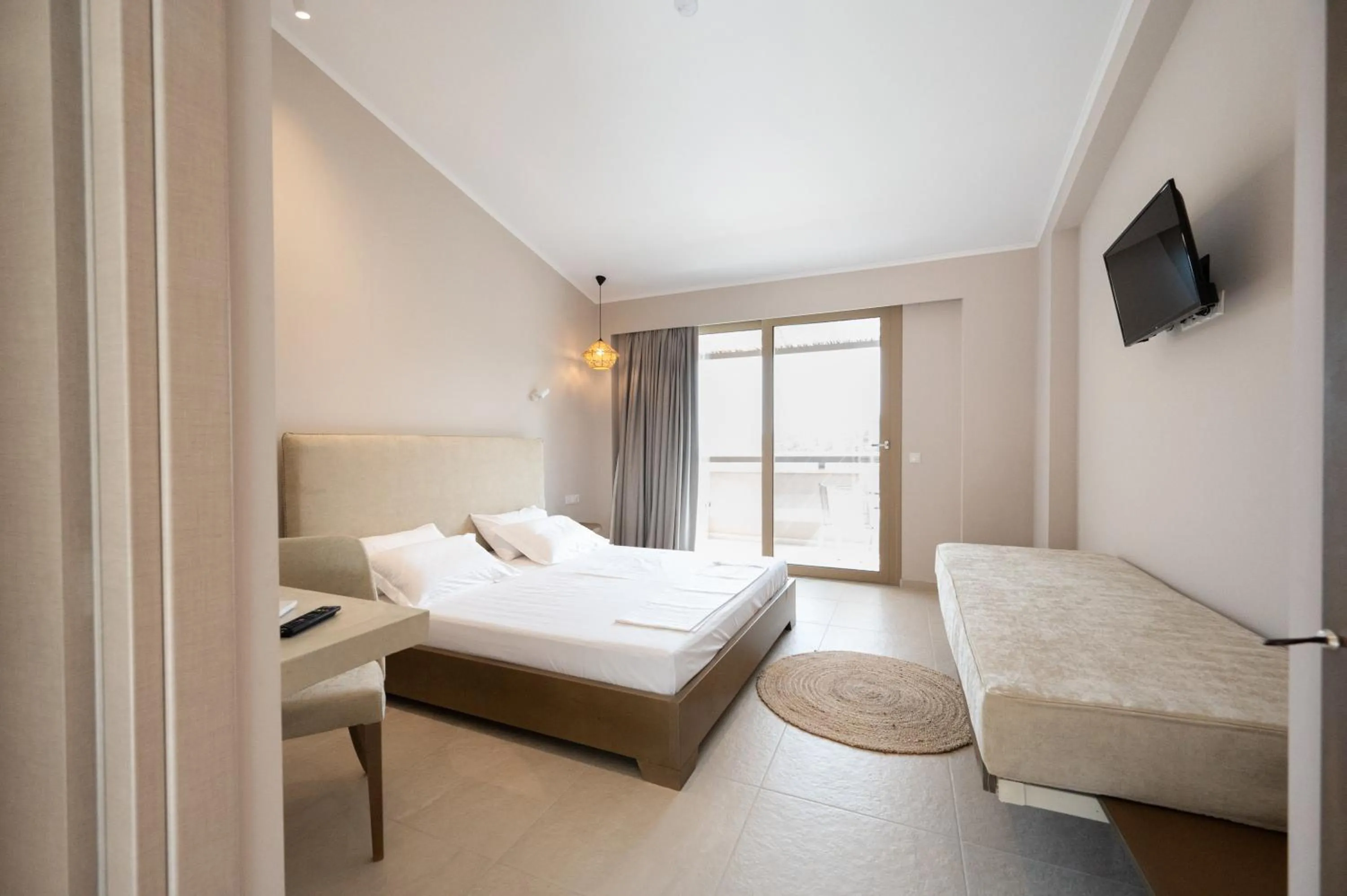 Scarabeo Suites & Villas Parga