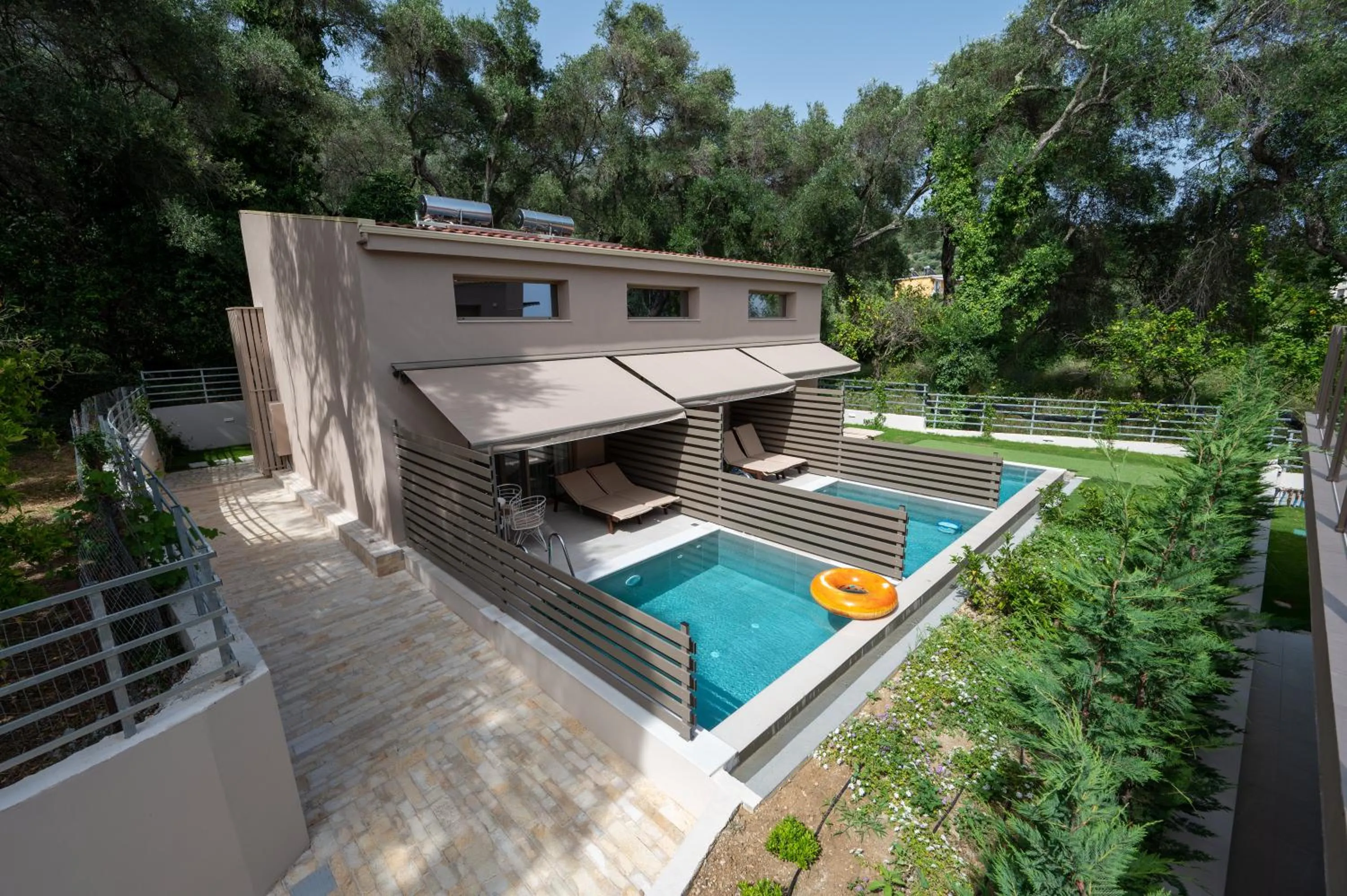 Scarabeo Suites & Villas Parga