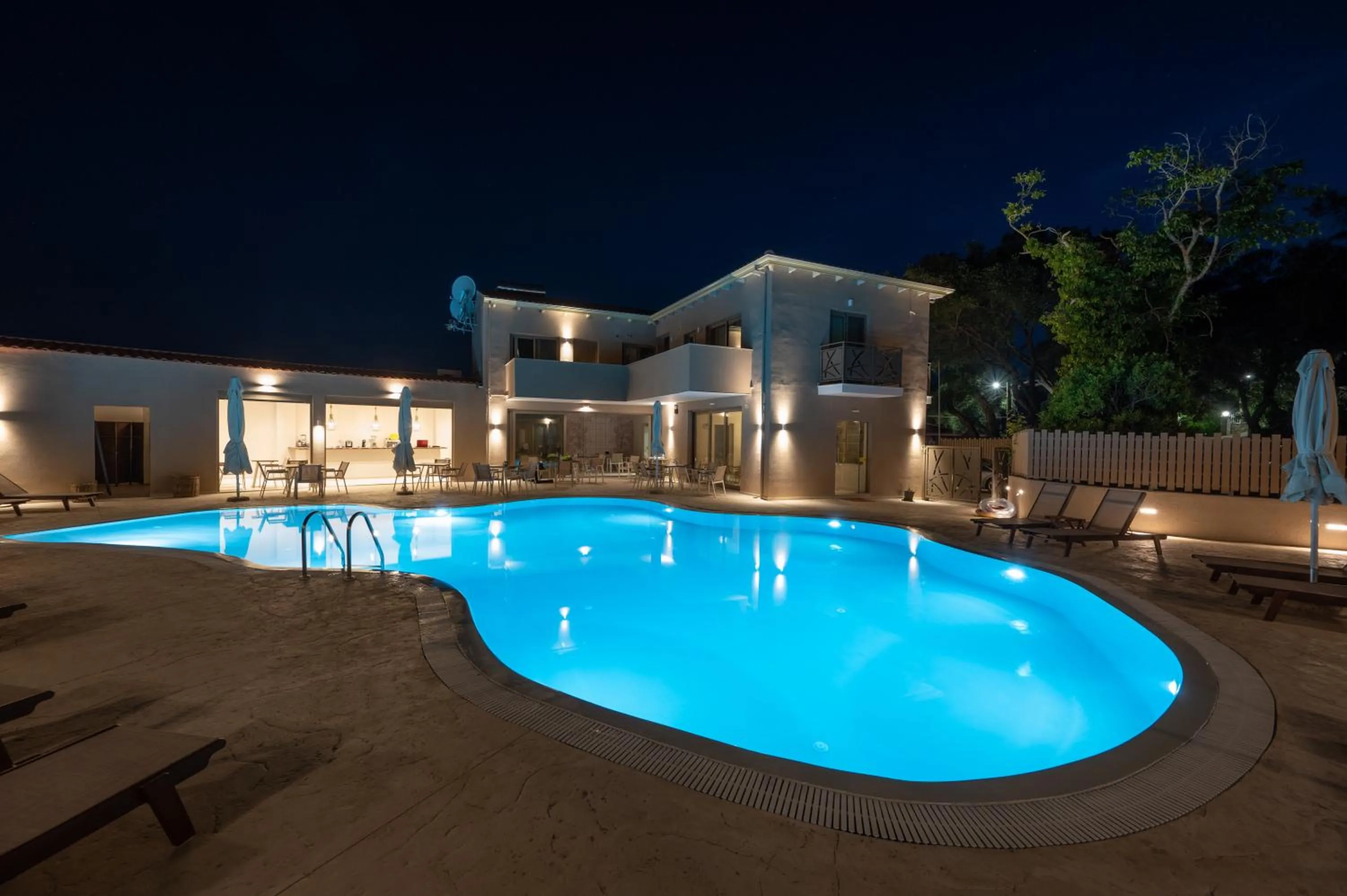 Scarabeo Suites & Villas Parga