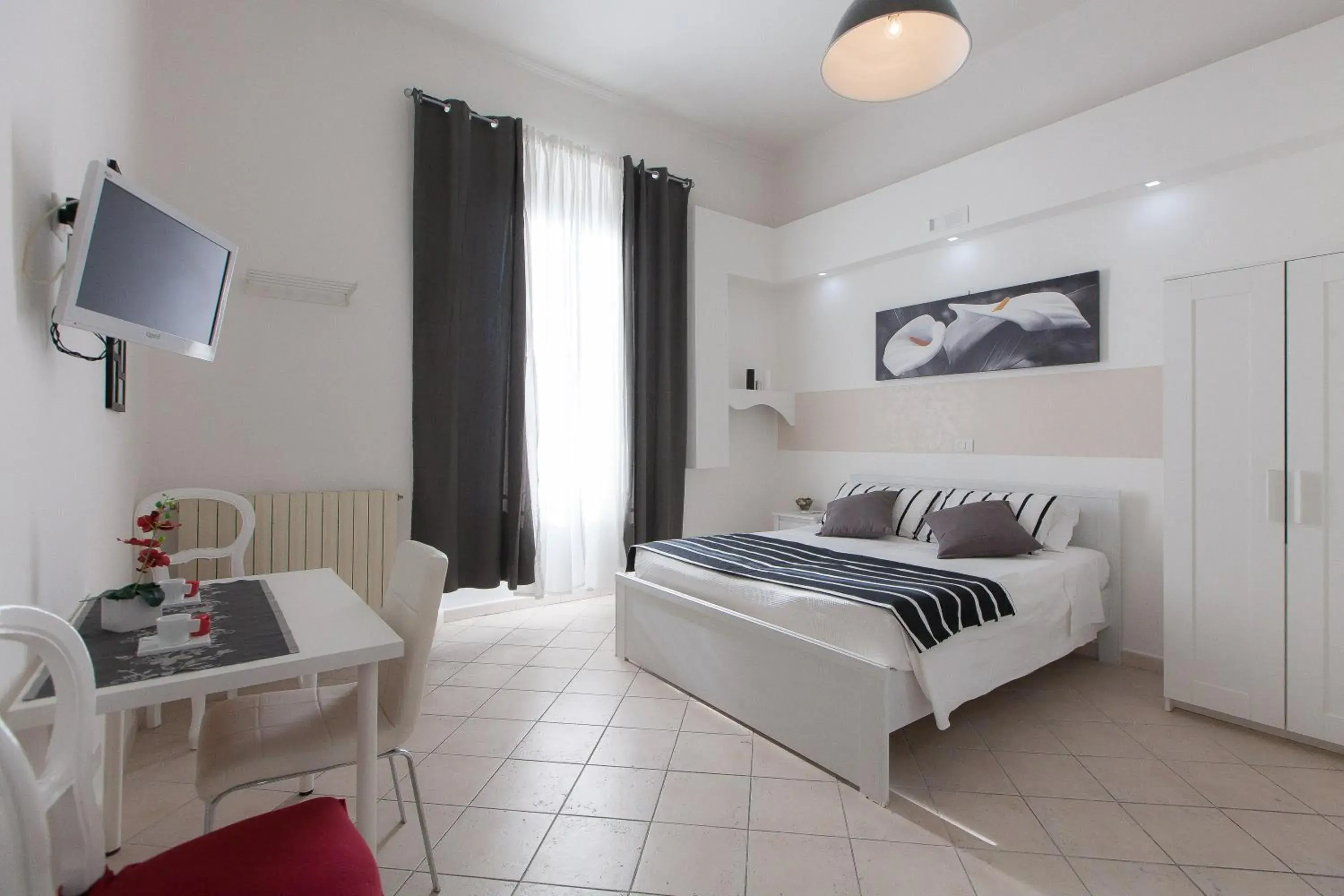 Photo of the whole room, Bed in San Peter Angels Photo of the whole room, Bed in San Peter Angels