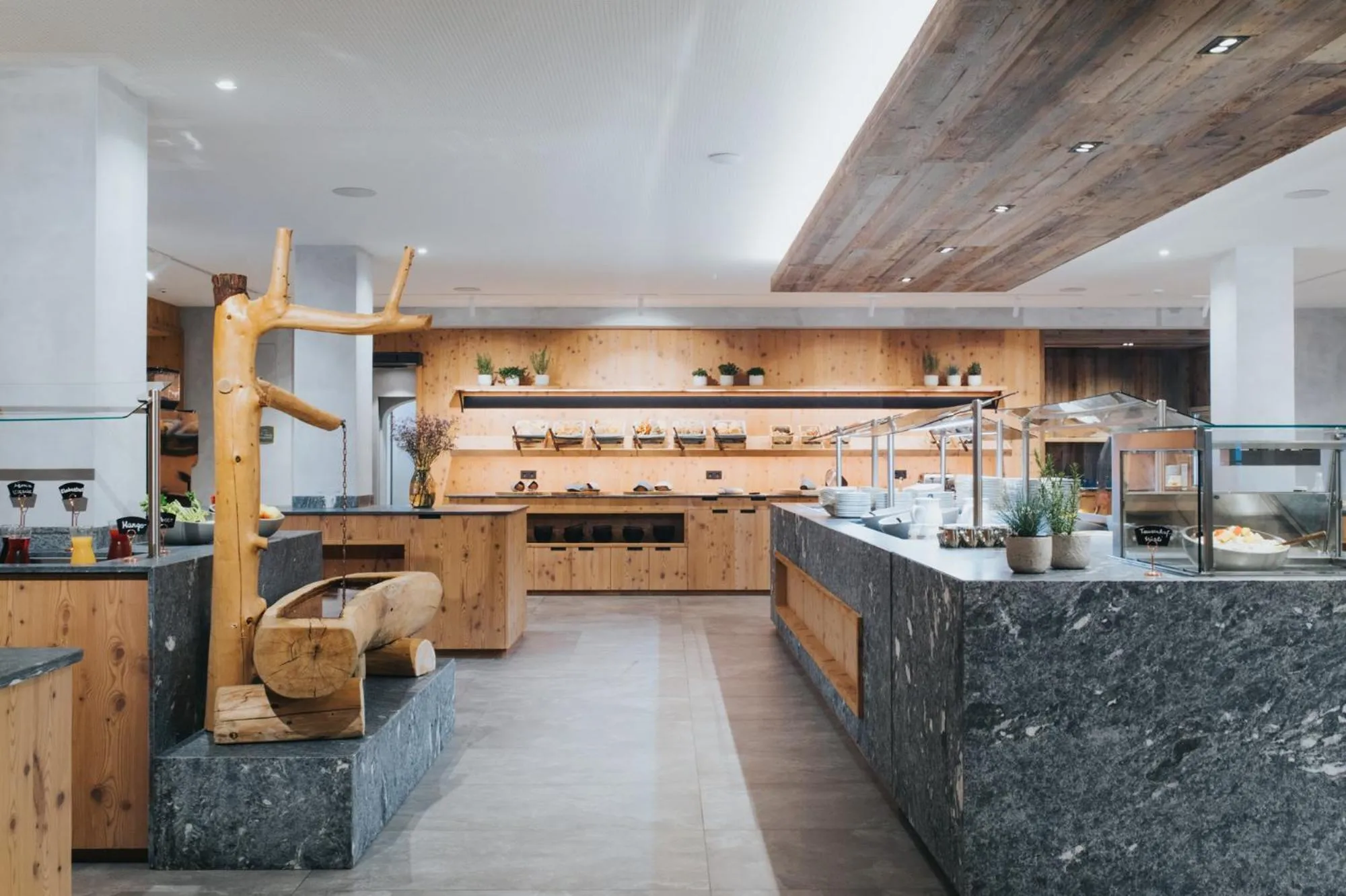 Restaurant/places to eat in Hotel Tauernhof