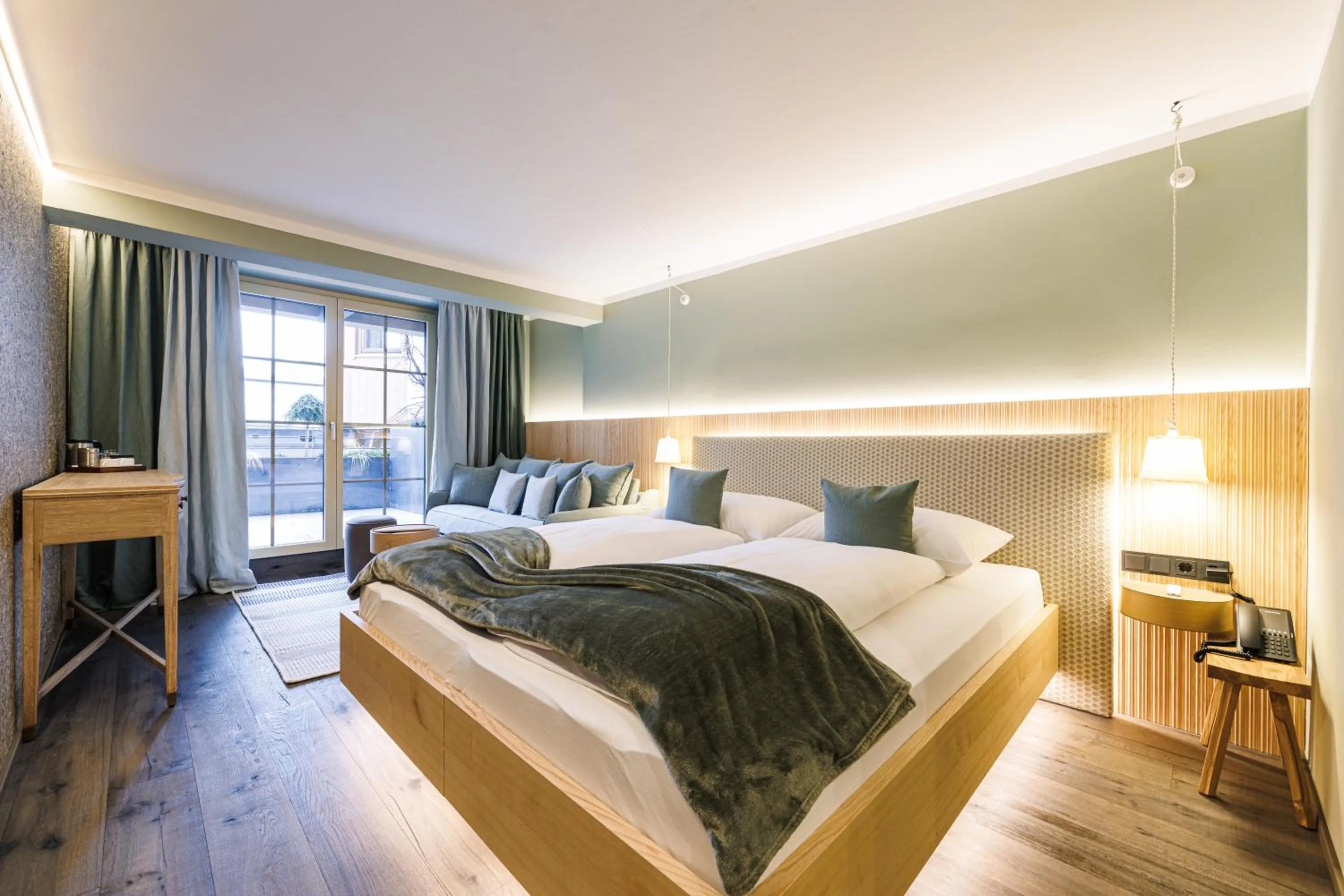 Photo of the whole room, Bed in Romantikhotel Zell am See