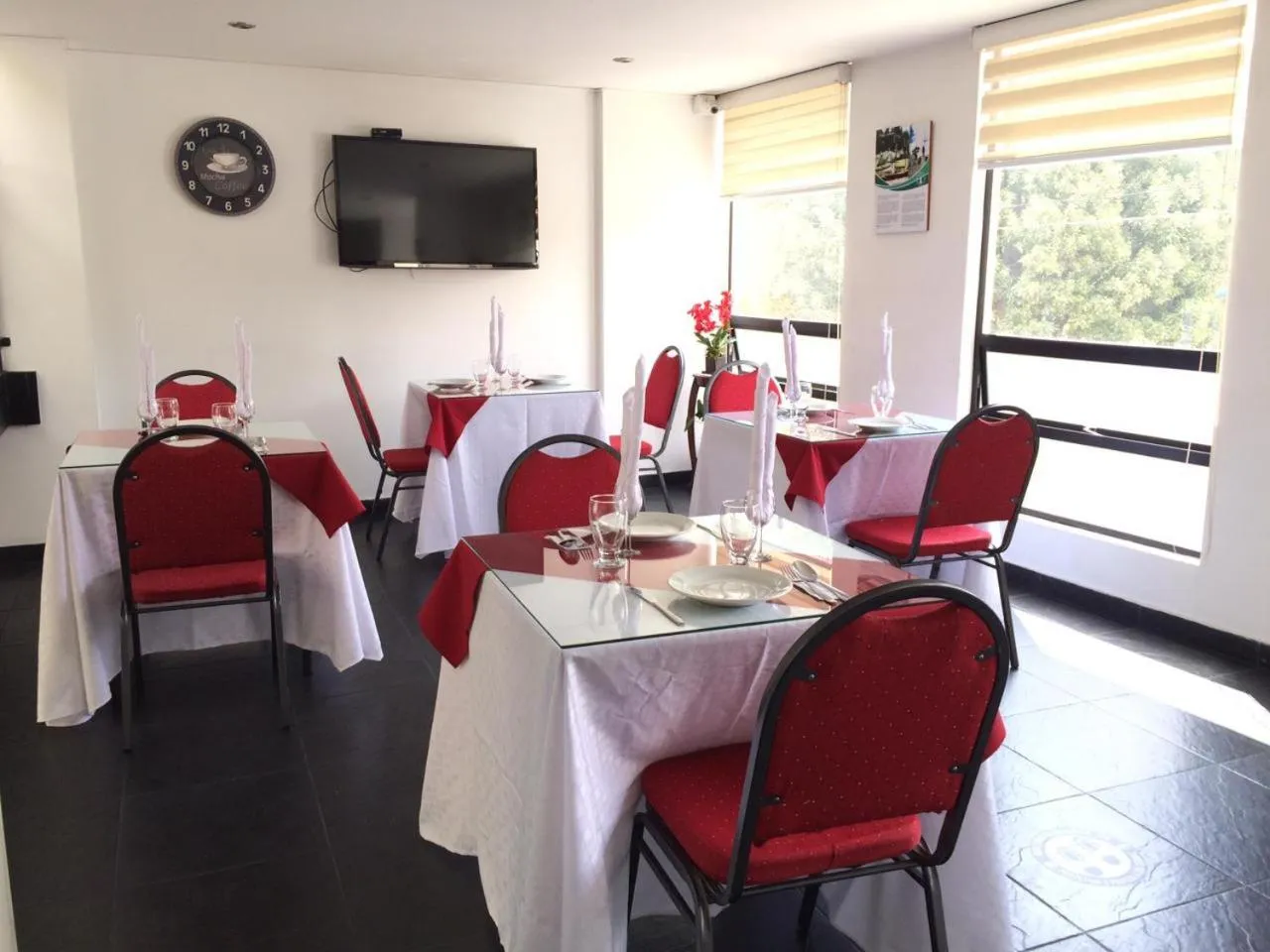 Restaurant/places to eat in Hotel Parque Santander Tunja