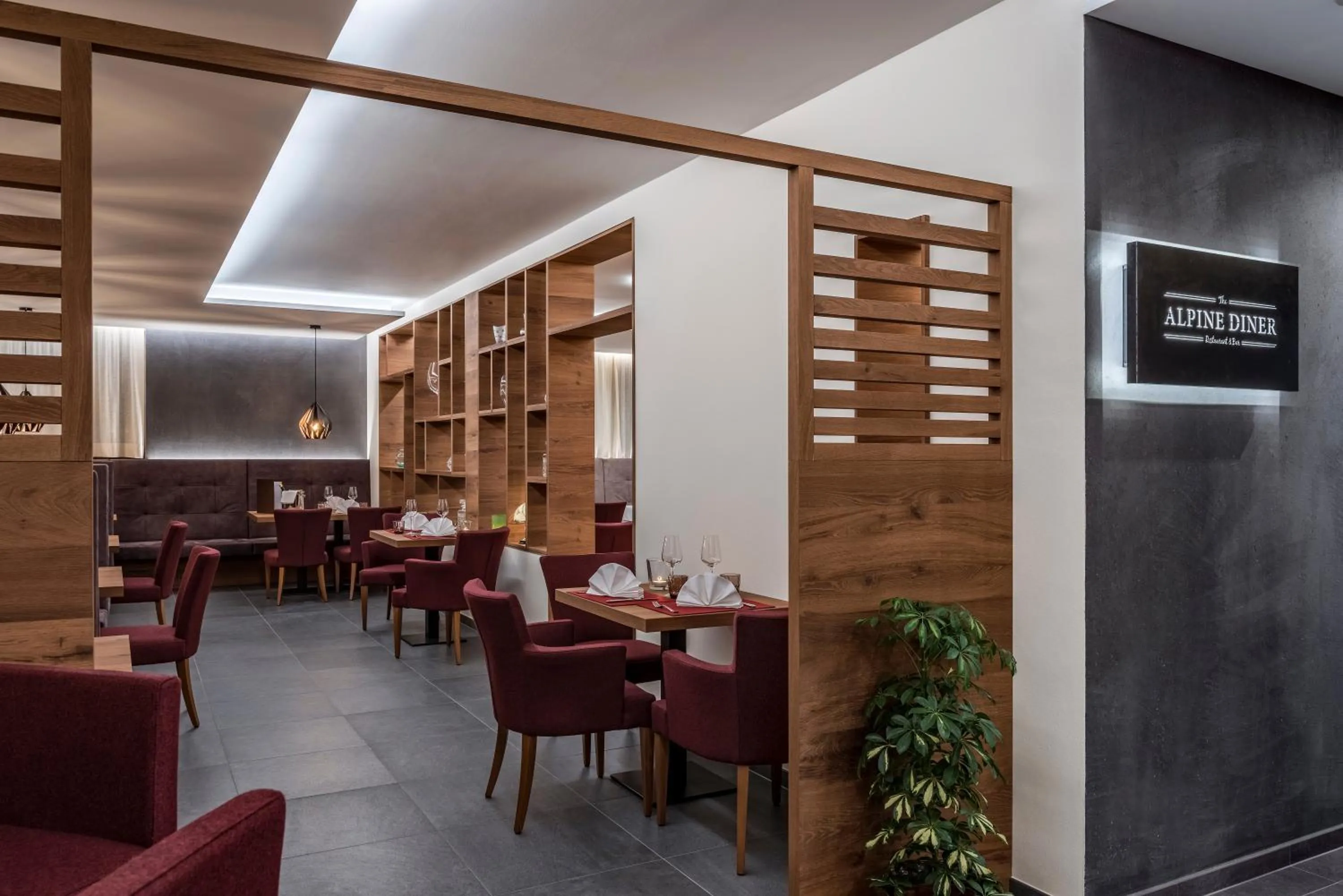 Restaurant/places to eat in Eden Boutique Hotel