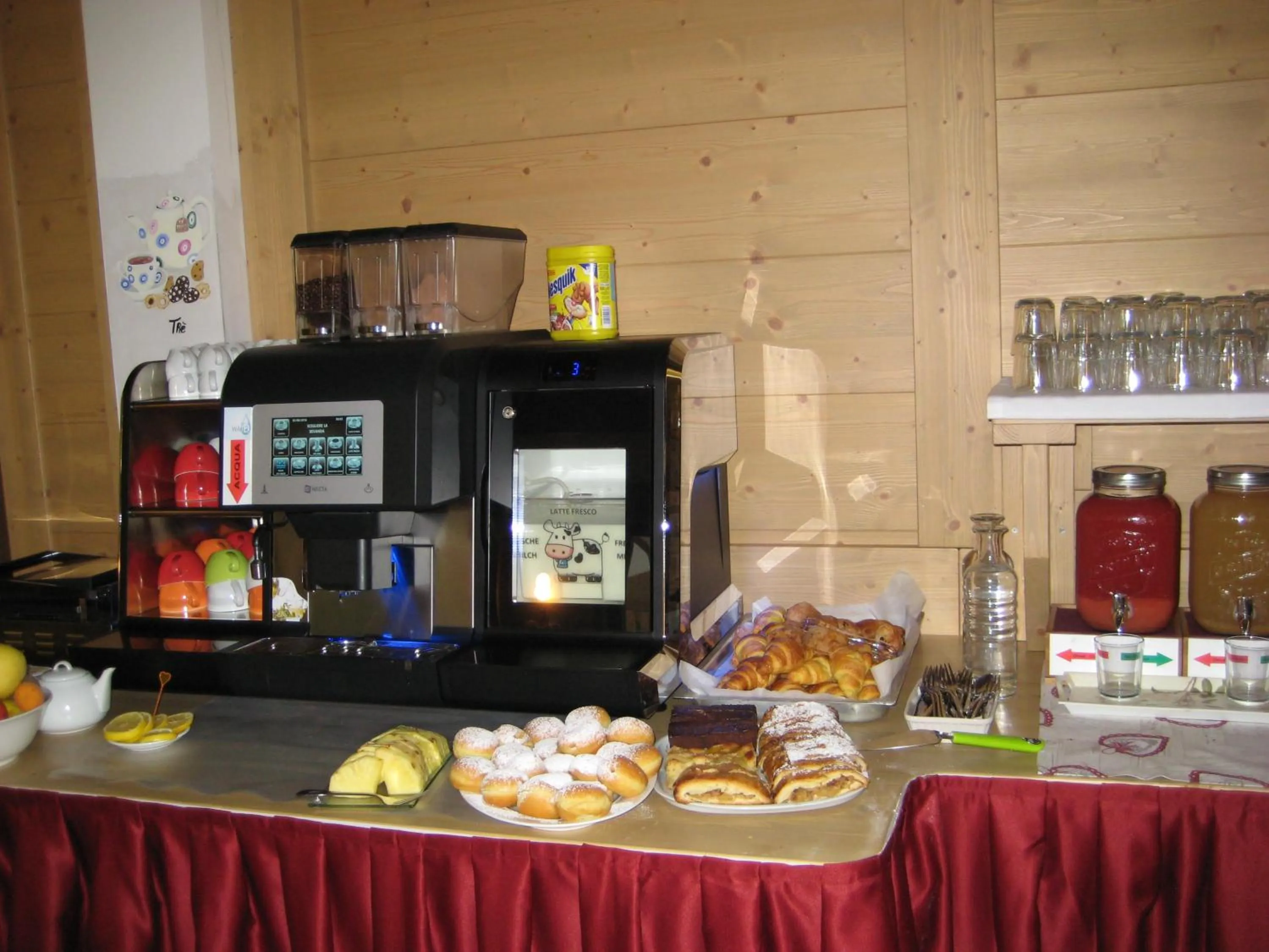 Buffet breakfast in RTA Hotel Le Vallene