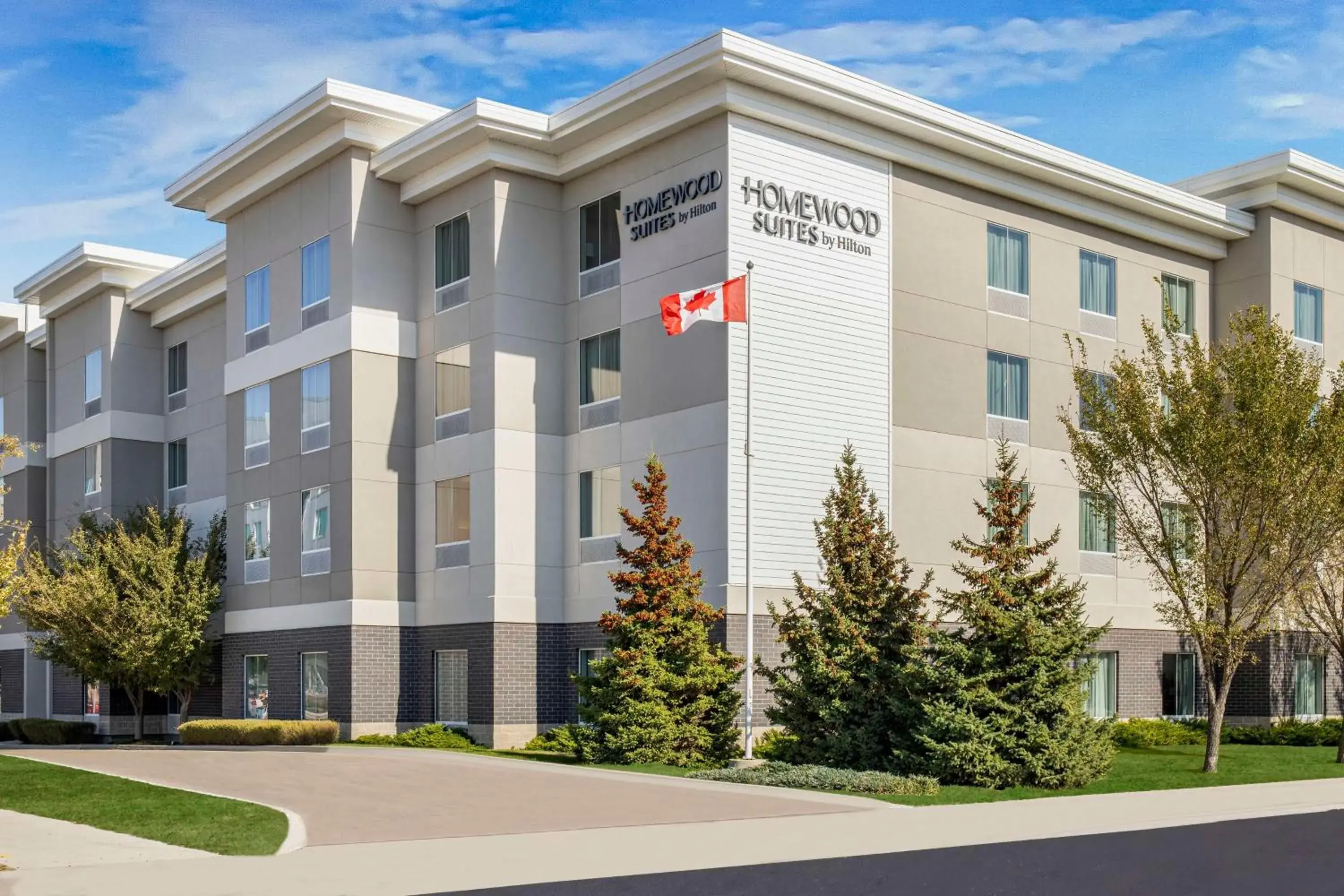 Property building in Homewood Suites by Hilton Winnipeg Airport - Polo Park Property building in Homewood Suites by Hilton Winnipeg Airport - Polo Park