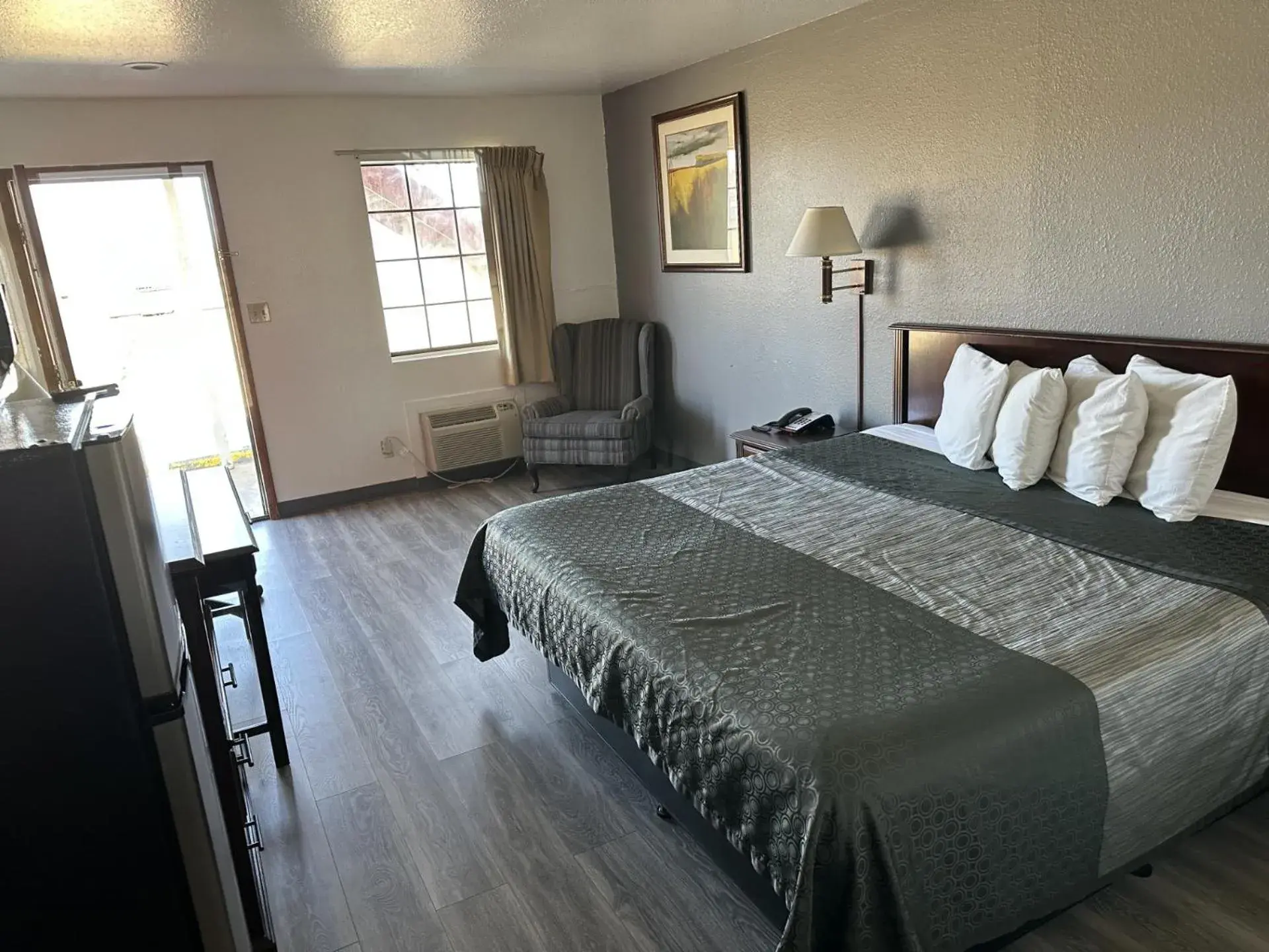 Bedroom, Bed in Southern Nights Motel Bedroom, Bed in Southern Nights Motel