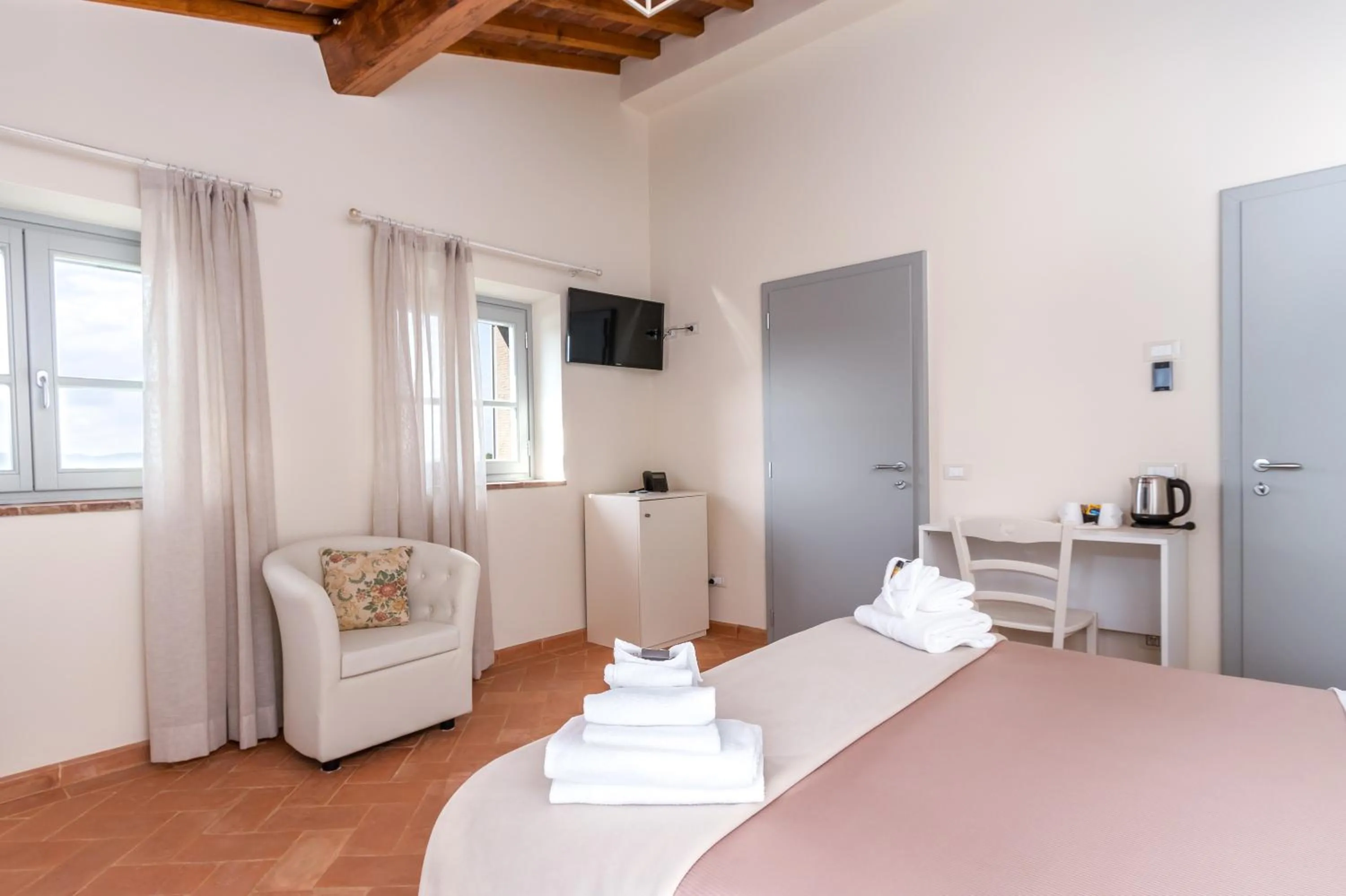 Bedroom, Bed in Chimera Tuscany Resort