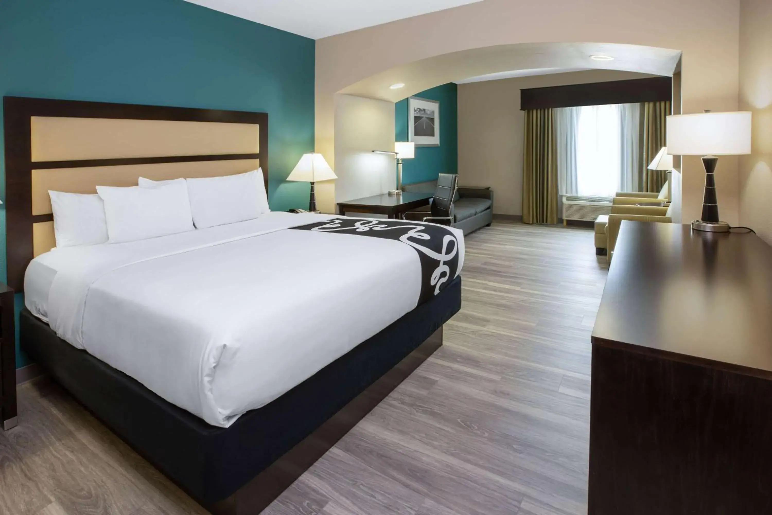 Executive King Room - Non-Smoking in La Quinta Inn & Suites by Wyndham Durant Executive King Room - Non-Smoking in La Quinta Inn & Suites by Wyndham Durant