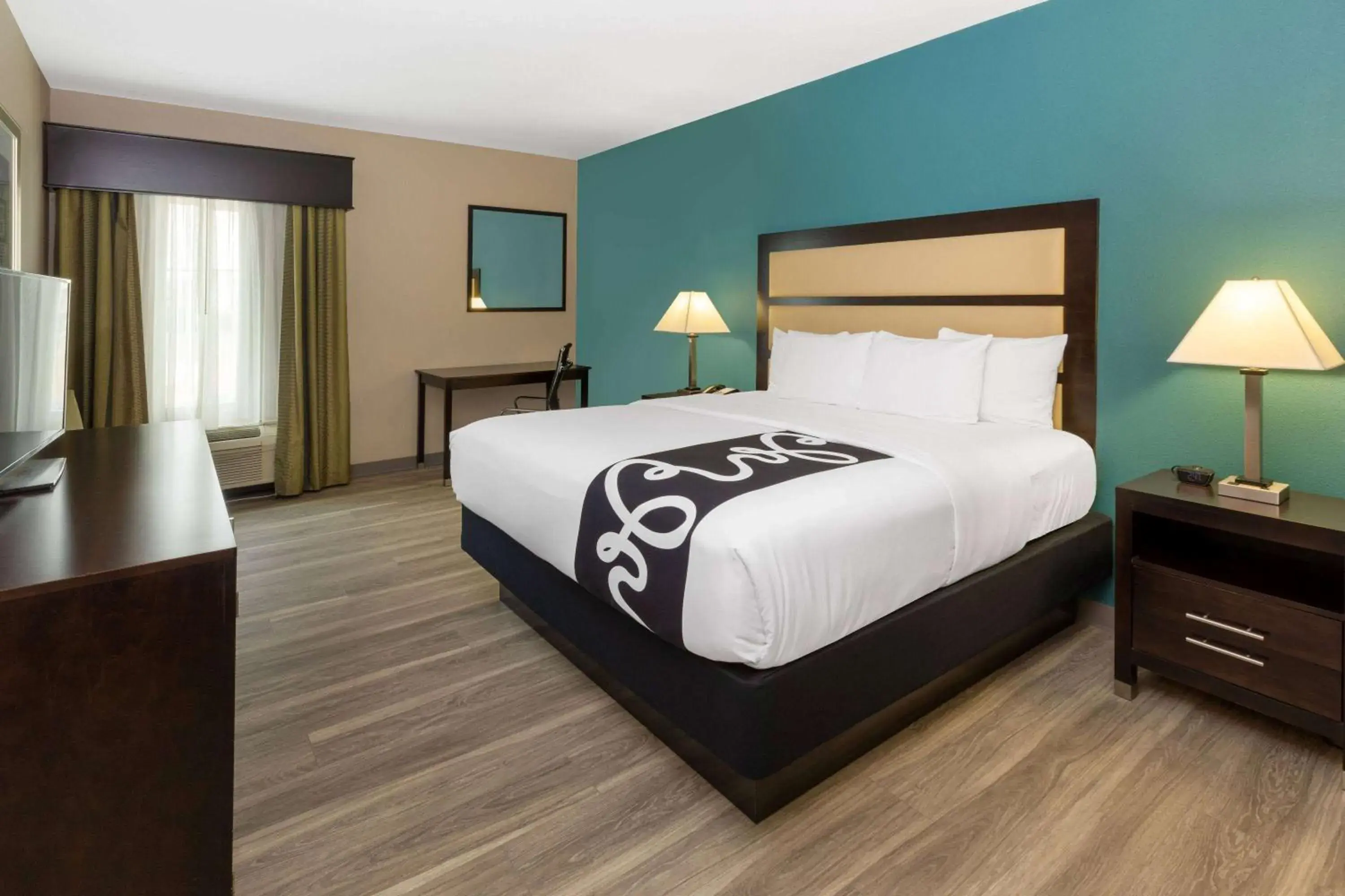 King Room - Mobility Access/Non-Smoking in La Quinta Inn & Suites by Wyndham Durant King Room - Mobility Access/Non-Smoking in La Quinta Inn & Suites by Wyndham Durant