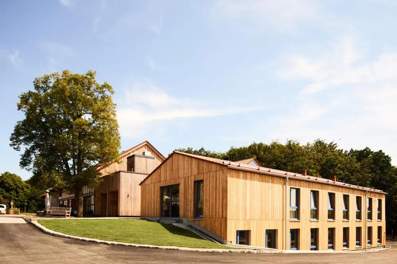 Double Room with Shared Bathroom - single occupancy in LindenGut Bio Hotel & Bio Herberge Double Room with Shared Bathroom - single occupancy in LindenGut Bio Hotel & Bio Herberge