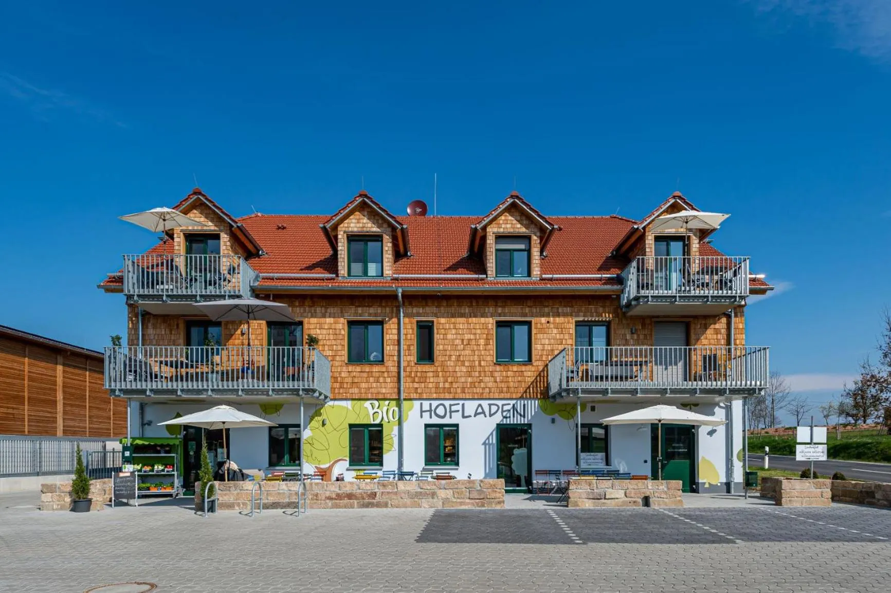 Property building in LindenGut Bio Hotel & Bio Herberge