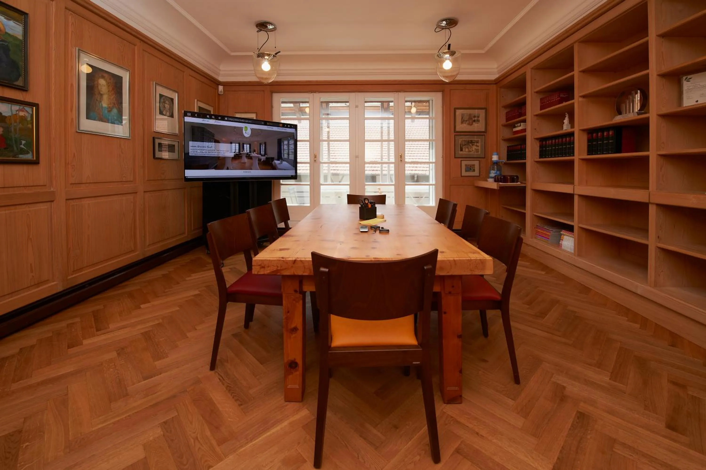 Library in LindenGut Bio Hotel & Bio Herberge