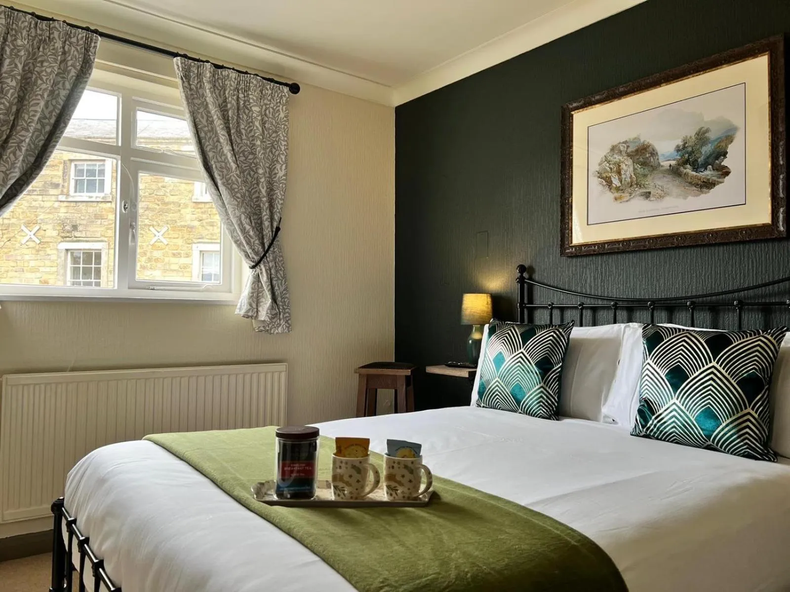 Bedroom, Bed in Red Lion