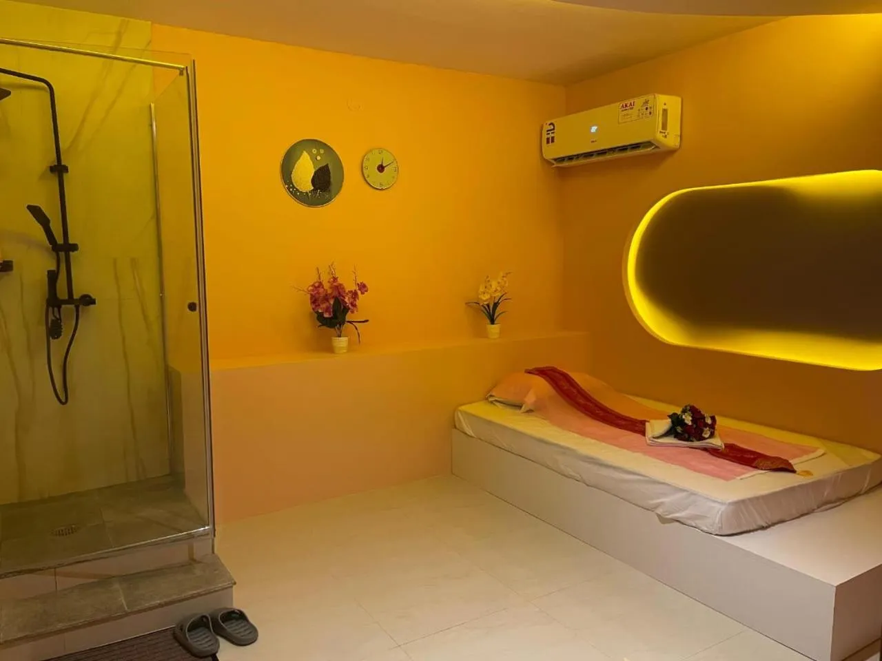 Massage, Bed in Nizwa Hotel Apartments