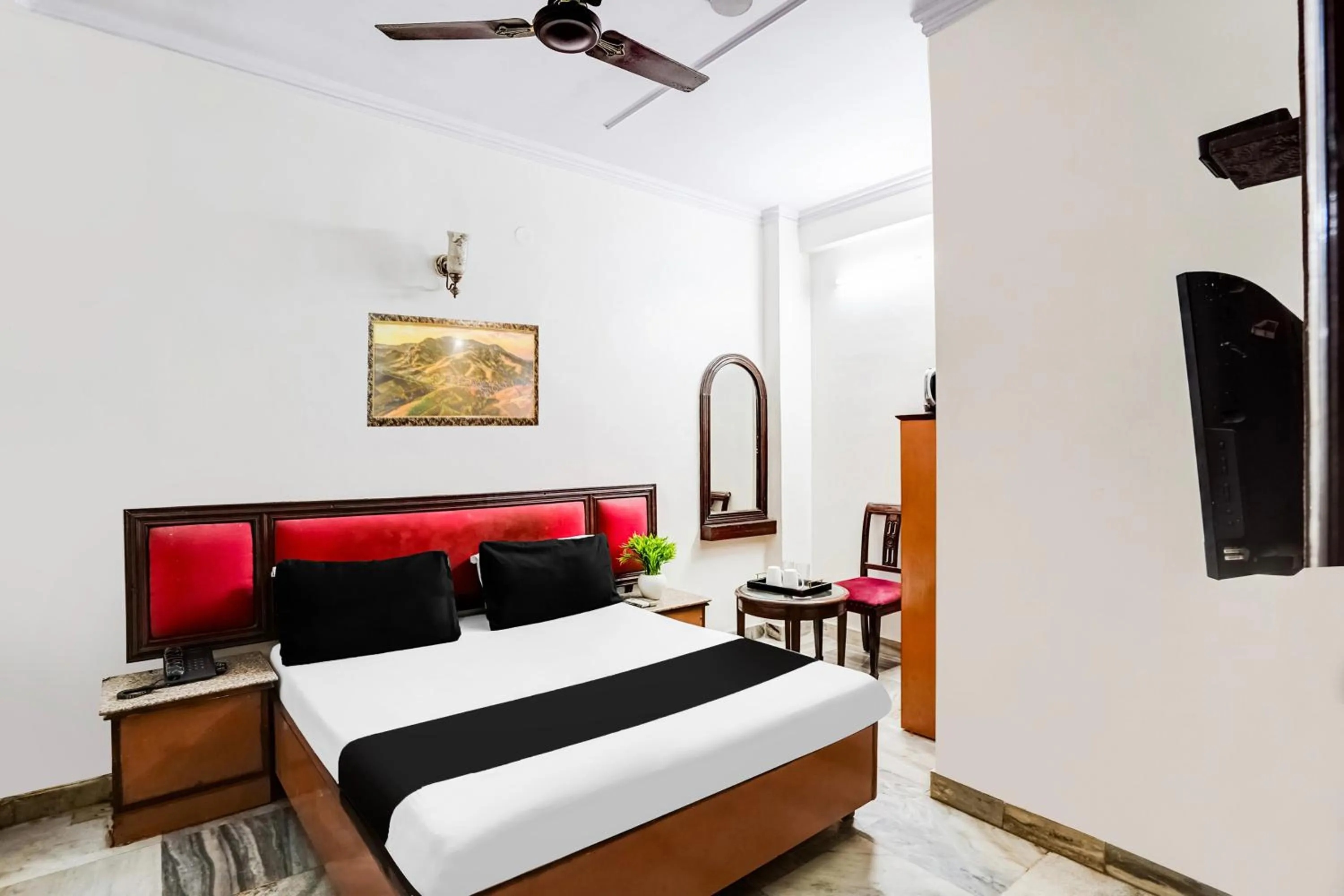 Hotel O Paharganj Near Railway Station Formerly Chand Palace