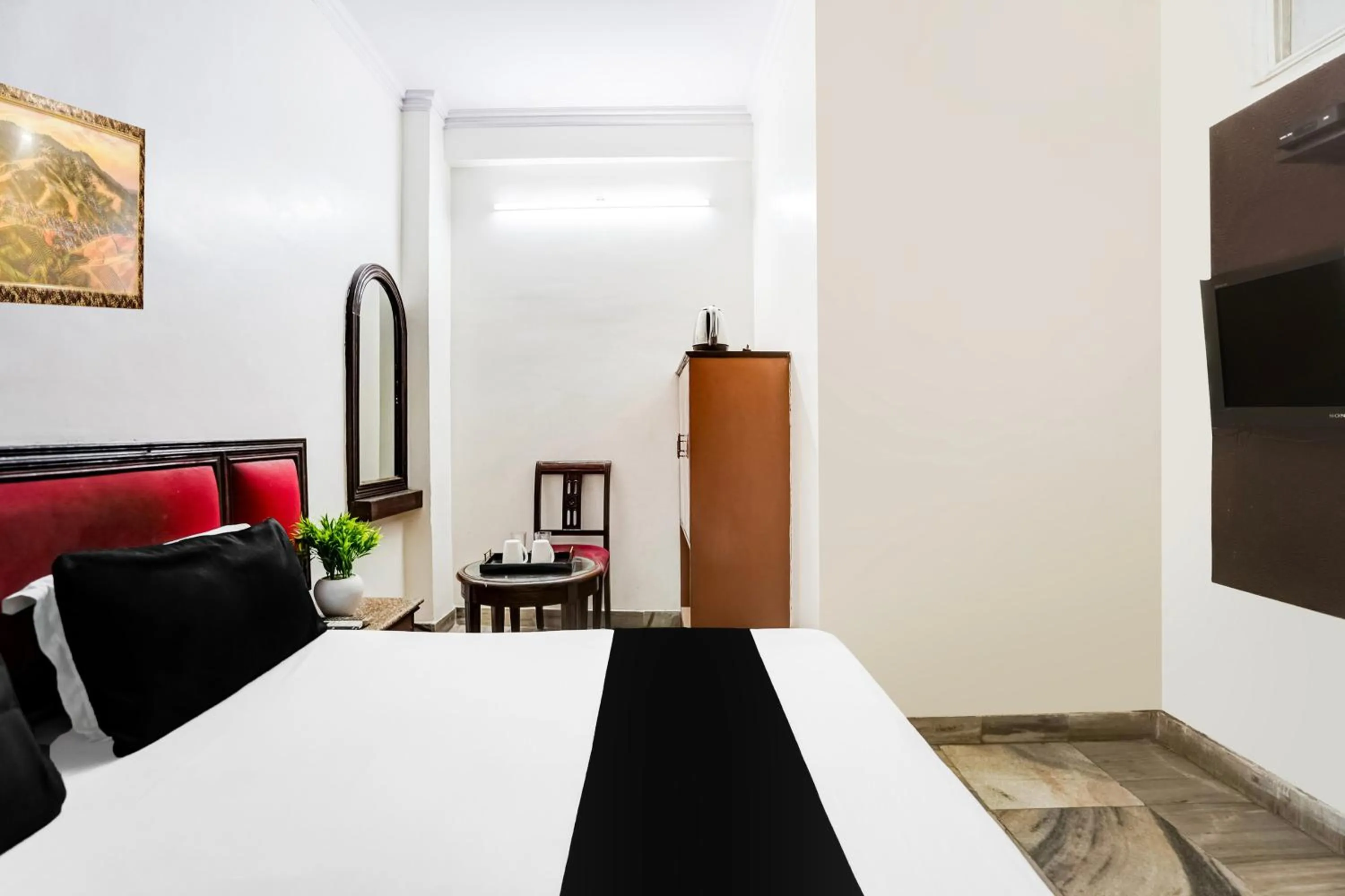 Bedroom, Bed in Super Hotel O Paharganj Near Railway Station Formerly Chand Palace