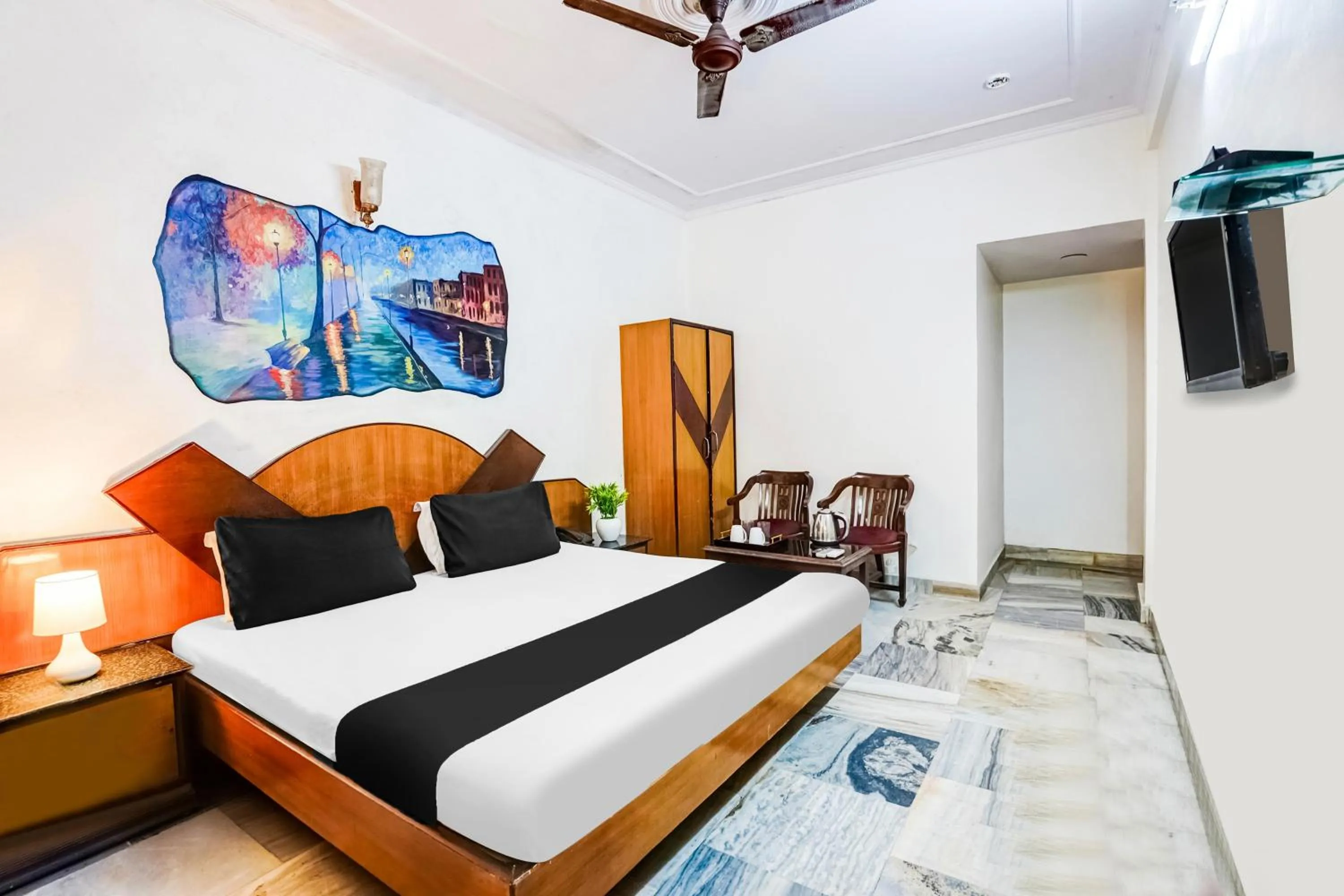 Bedroom, Bed in Super Hotel O Paharganj Near Railway Station Formerly Chand Palace