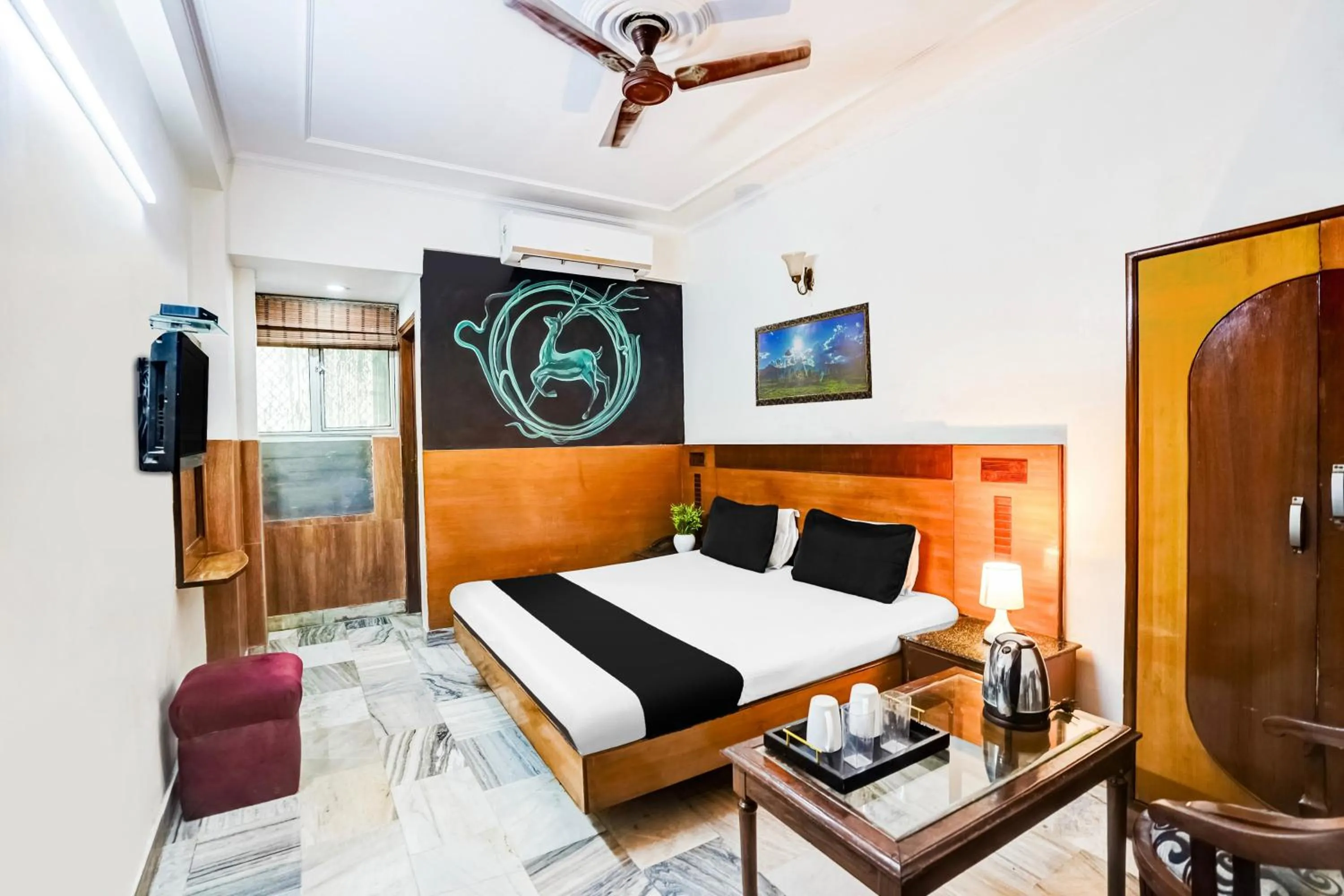 Bedroom, Bed in Super Hotel O Paharganj Near Railway Station Formerly Chand Palace