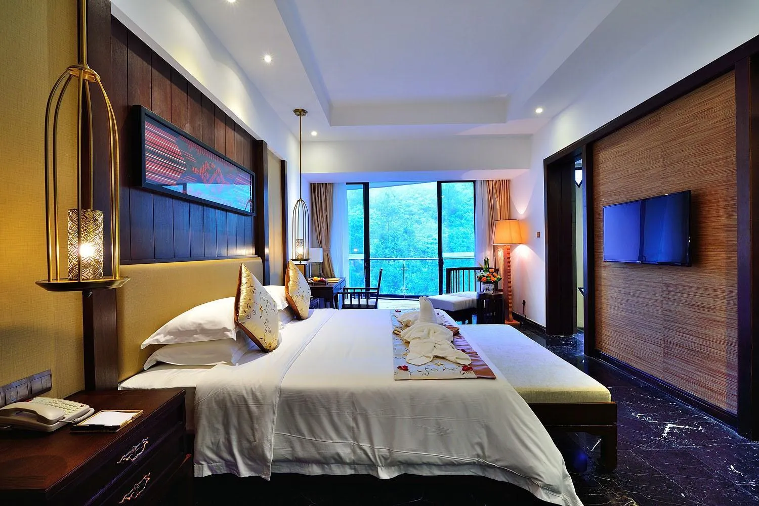 Bedroom, Bed in Harmona Resort & Spa Zhangjiajie