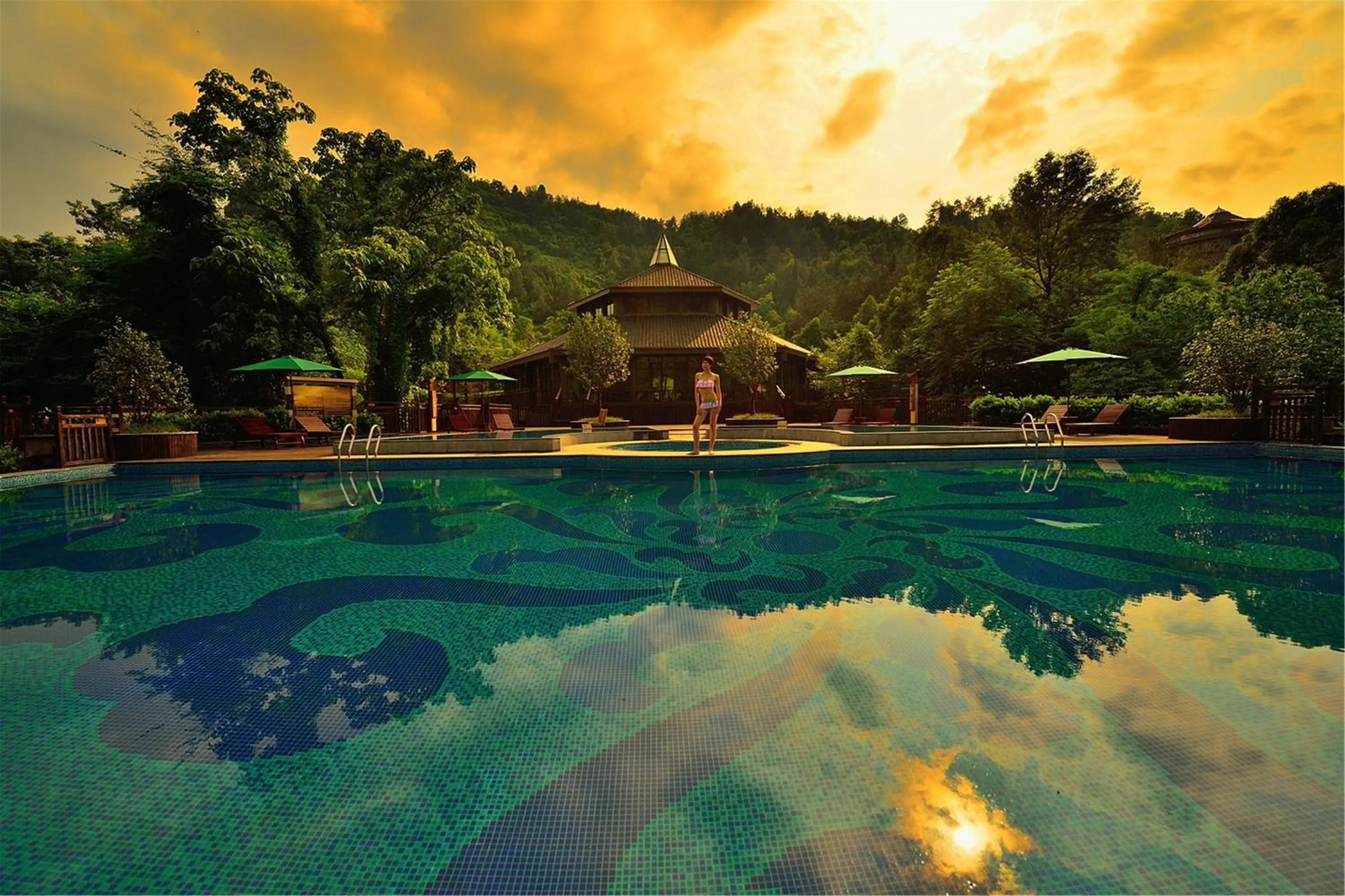 Swimming pool in Harmona Resort & Spa Zhangjiajie