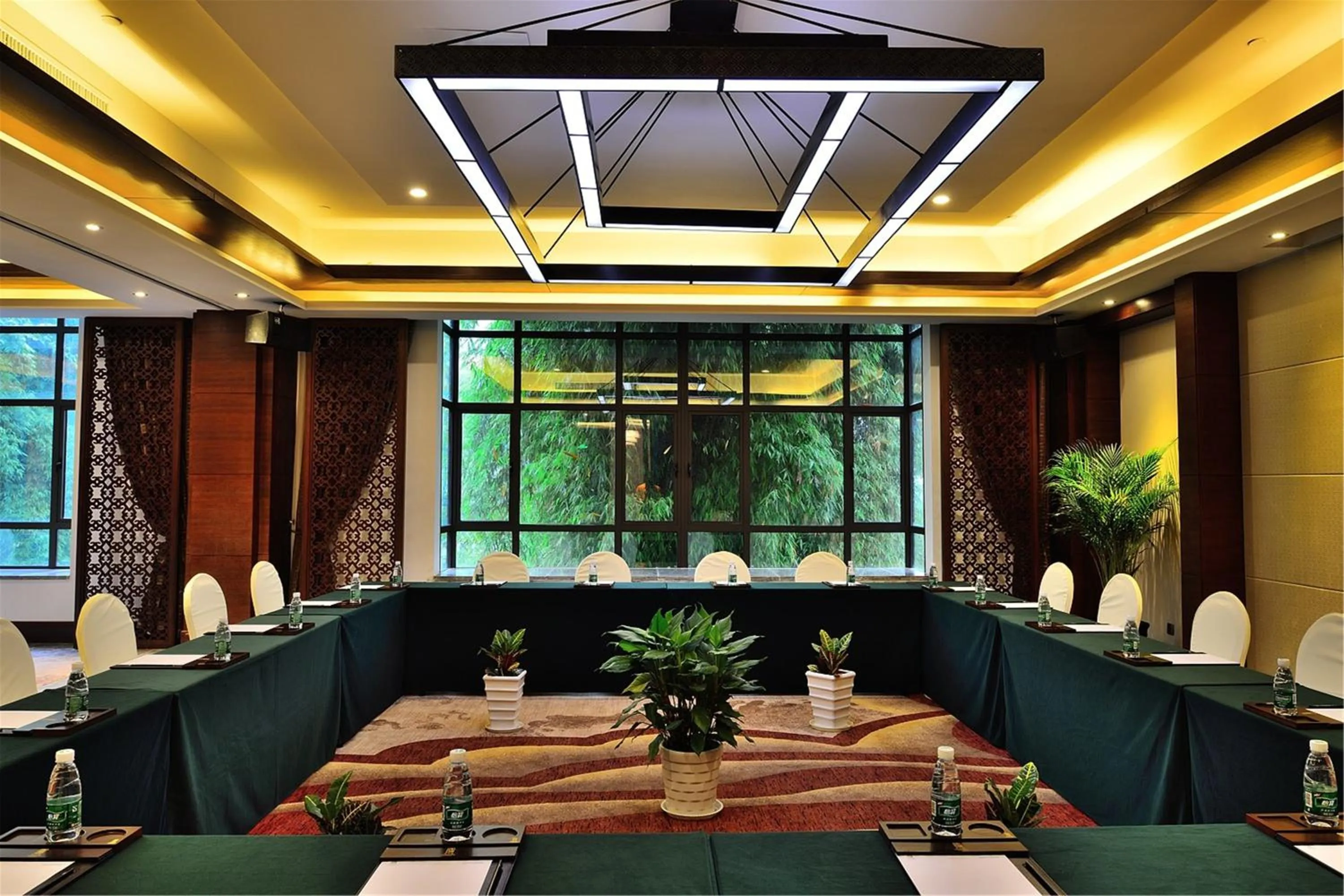 Business facilities in Harmona Resort & Spa Zhangjiajie