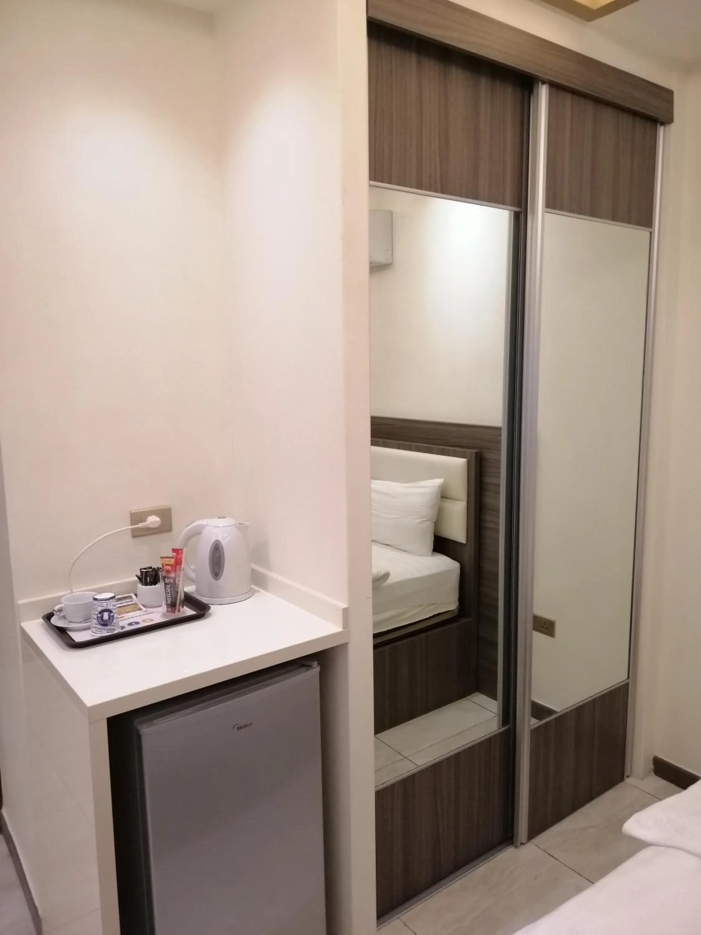 Bed in Seven Days Hotel