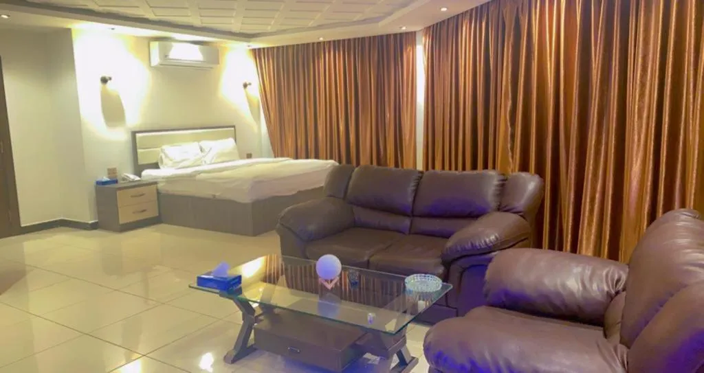 Bed in Seven Days Hotel