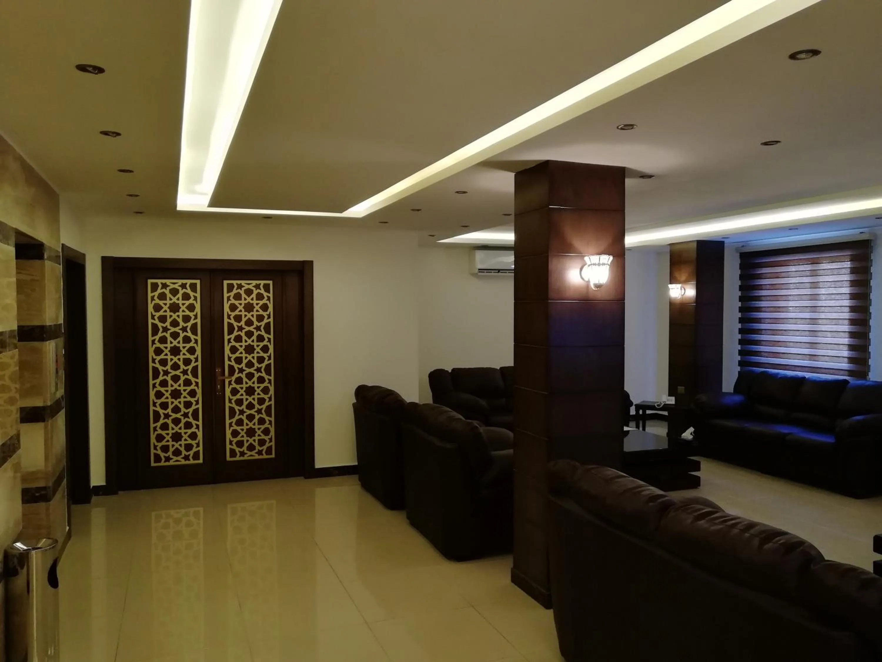 Breakfast in Seven Days Hotel