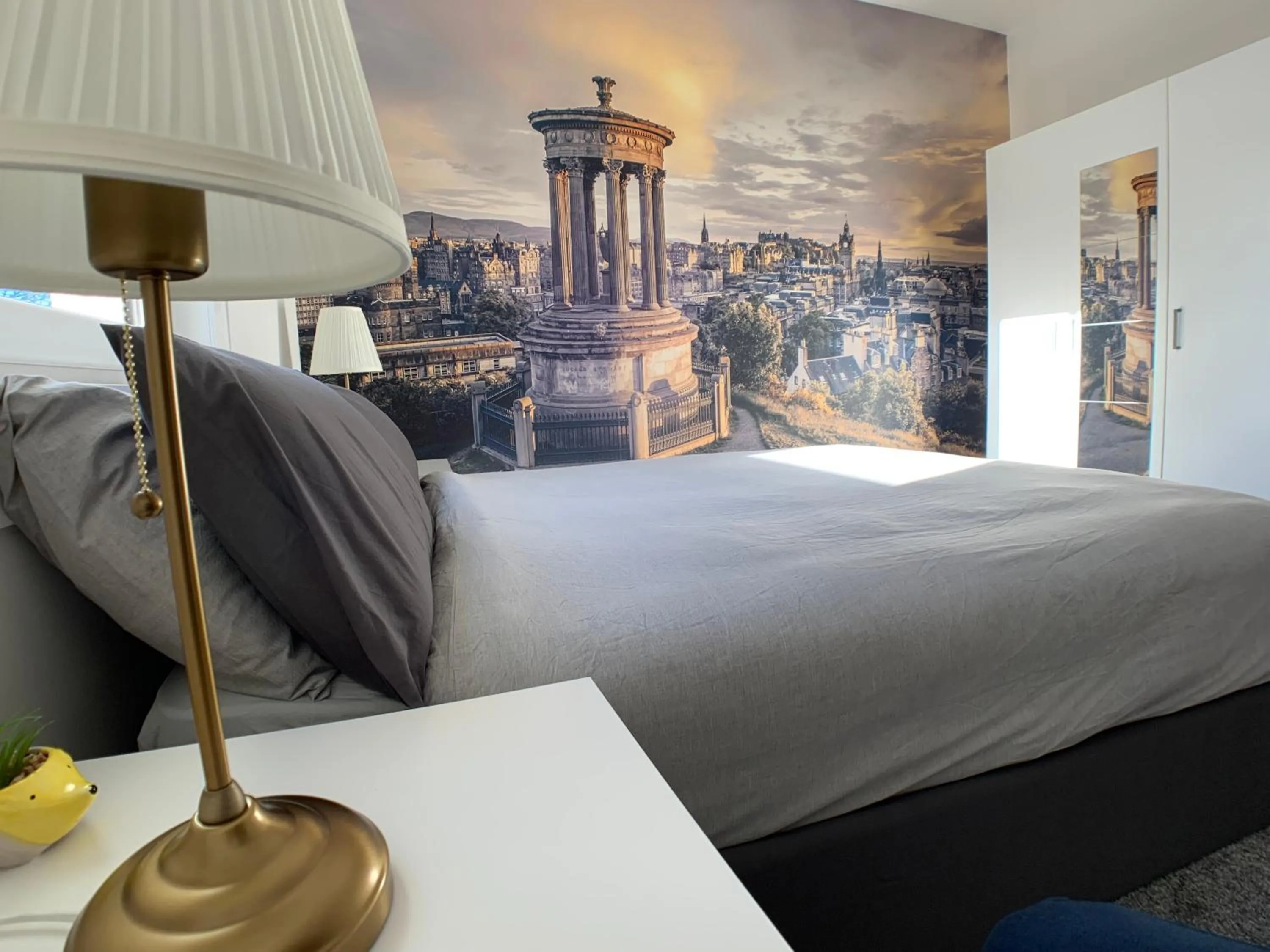 Maria- Bright and Modern City Center Apartment .