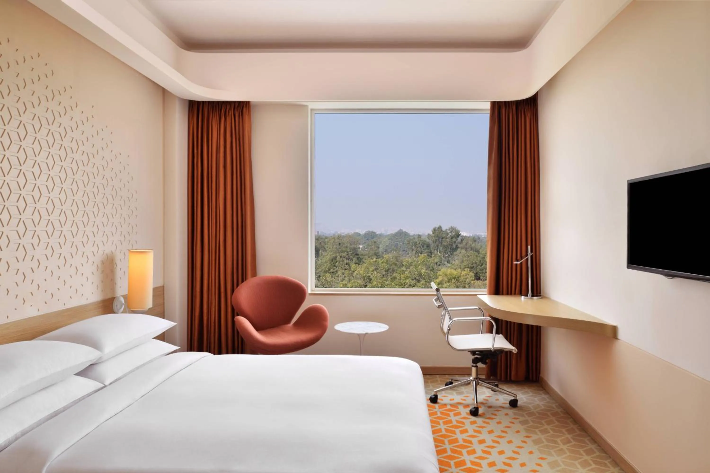 Photo of the whole room, Bed in Fairfield by Marriott Chennai Mahindra World City