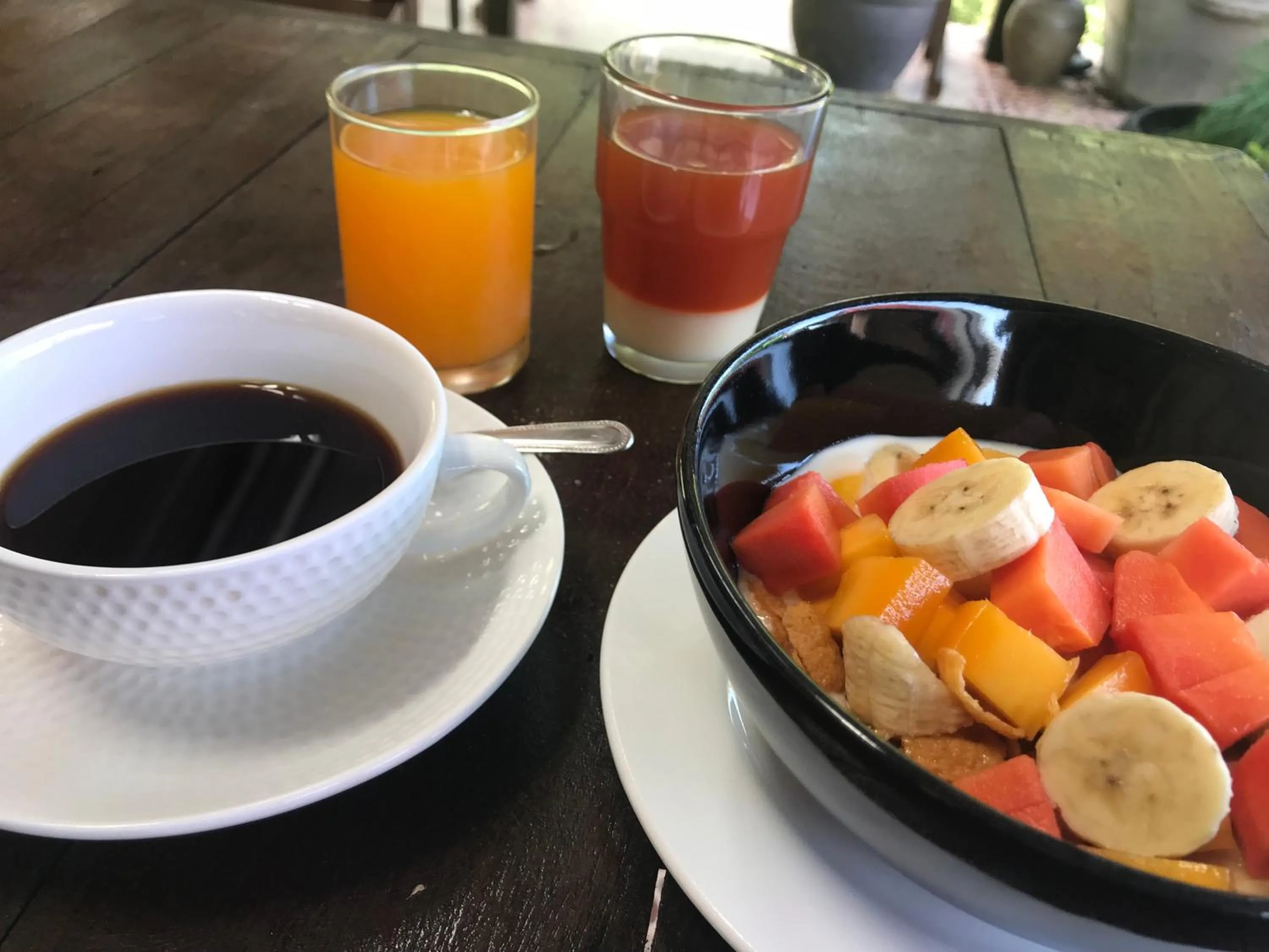 Breakfast in Les Fleurs House