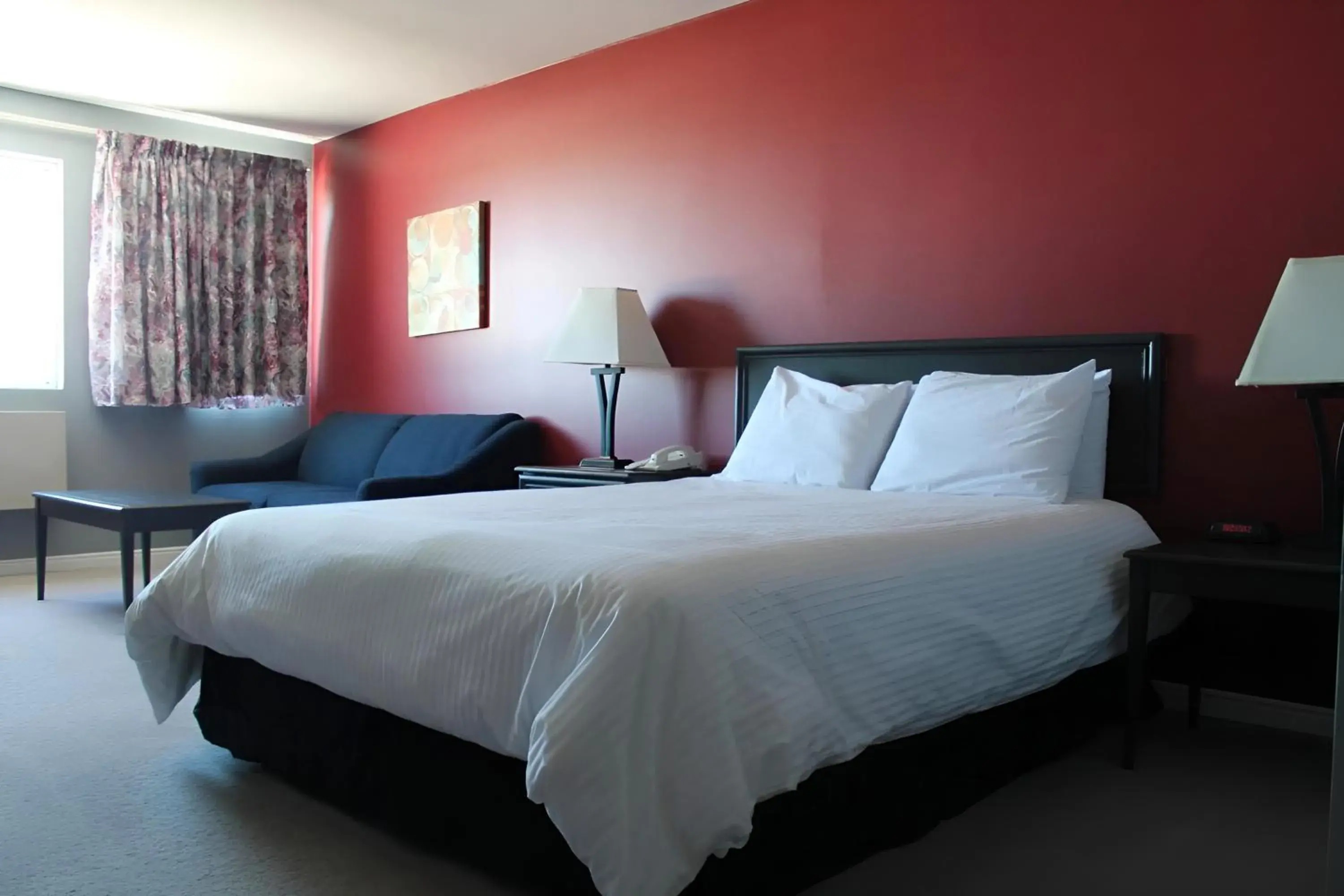 TV and multimedia, Bed in Ramada by Wyndham Florenceville TV and multimedia, Bed in Ramada by Wyndham Florenceville