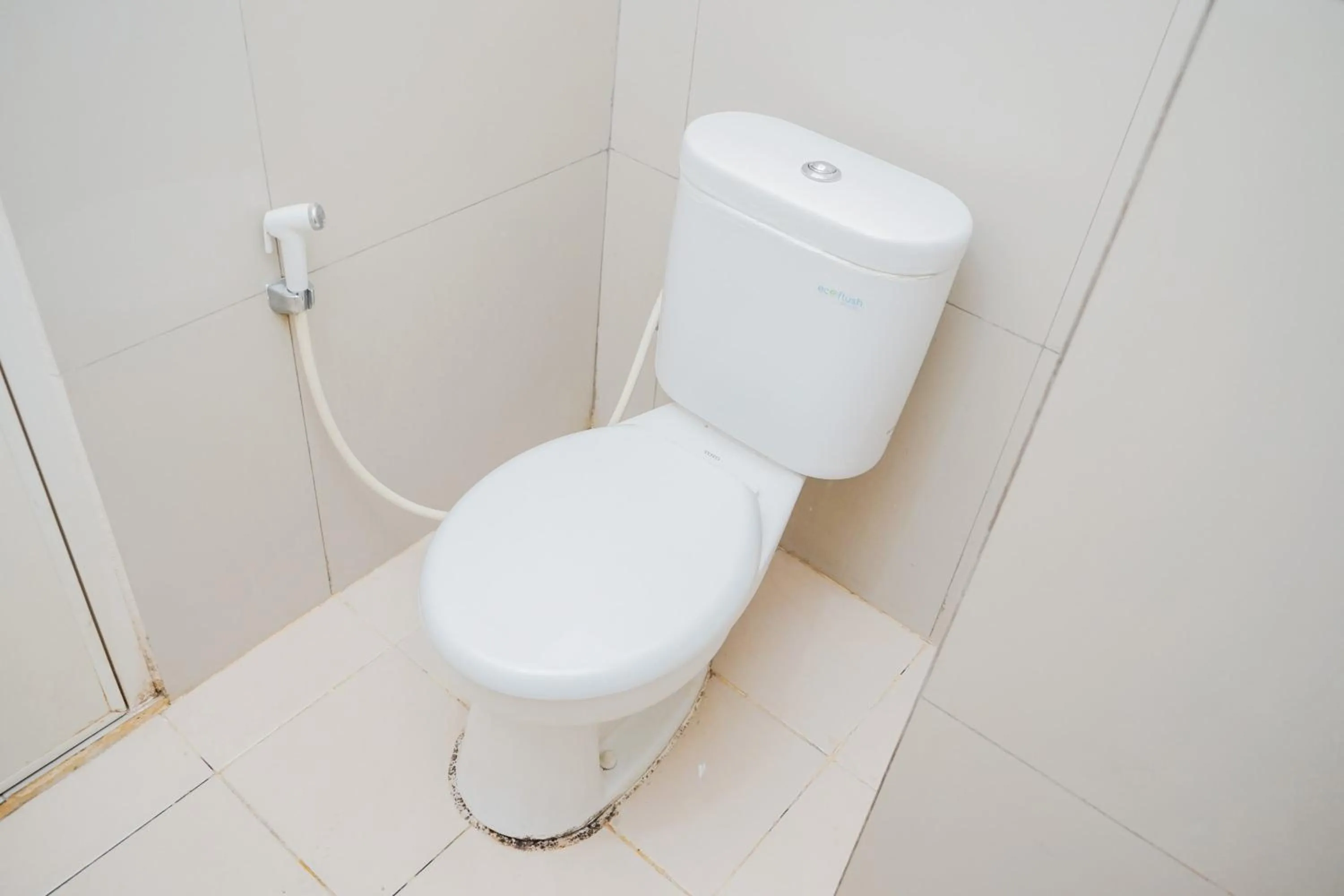 Bathroom in Chic Studio at Baileys Apartment By Travelio