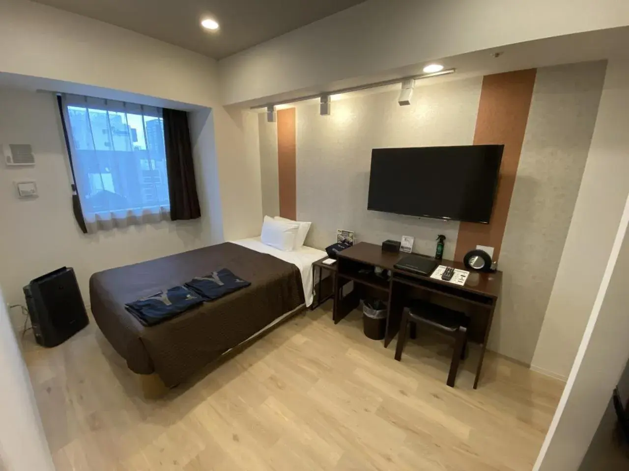 TV and multimedia, Bed in HOTEL LiVEMAX PREMIUM Nagoya Marunouchi TV and multimedia, Bed in HOTEL LiVEMAX PREMIUM Nagoya Marunouchi