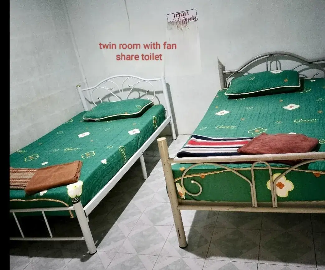 Twin Room with Shared Toilet - single occupancy in Canaan Twin Room with Shared Toilet - single occupancy in Canaan