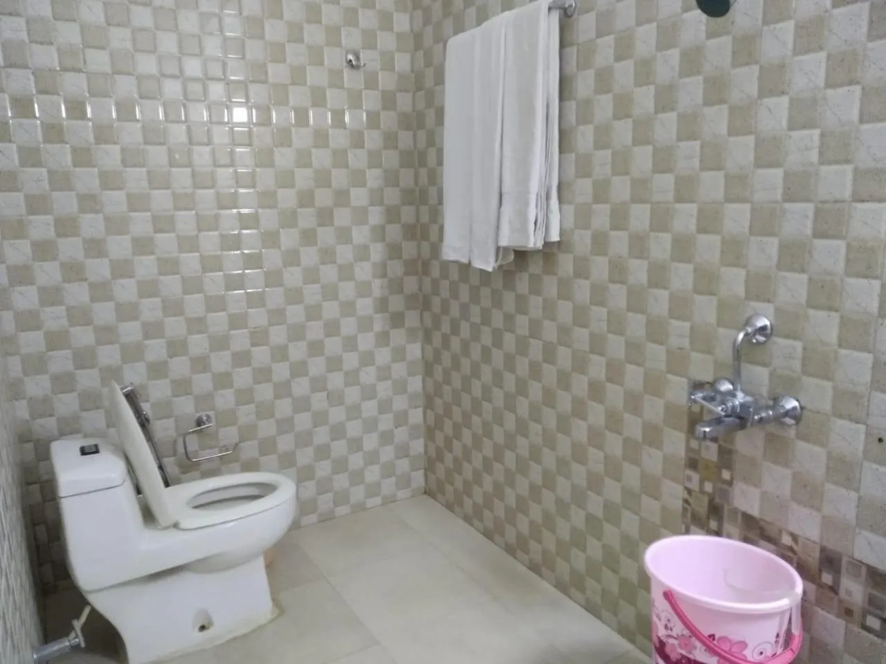 Bathroom in Hotel Maharaja Inn by Geetanjali Hotels