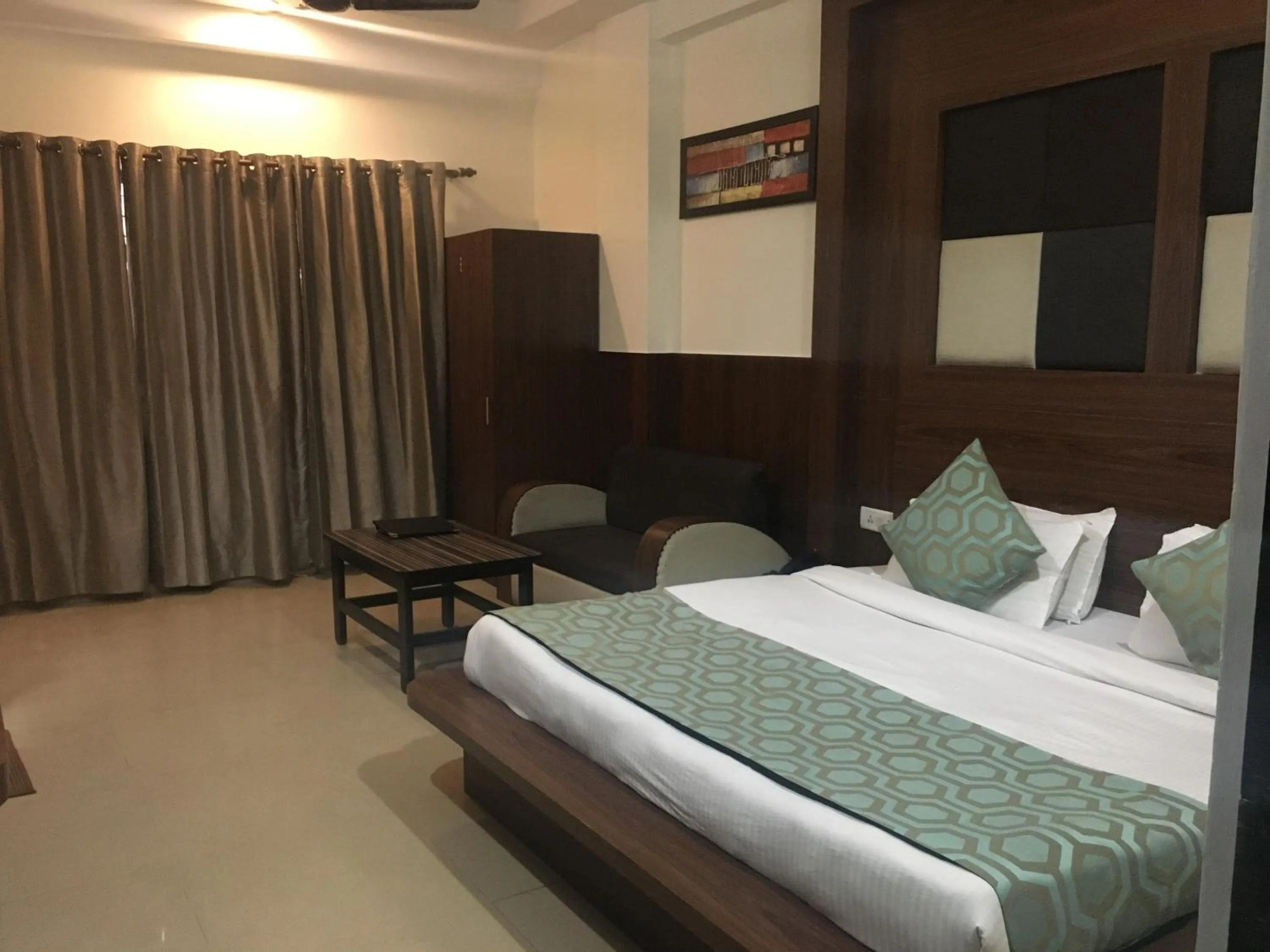 Bedroom in Hotel Maharaja Inn by Geetanjali Hotels