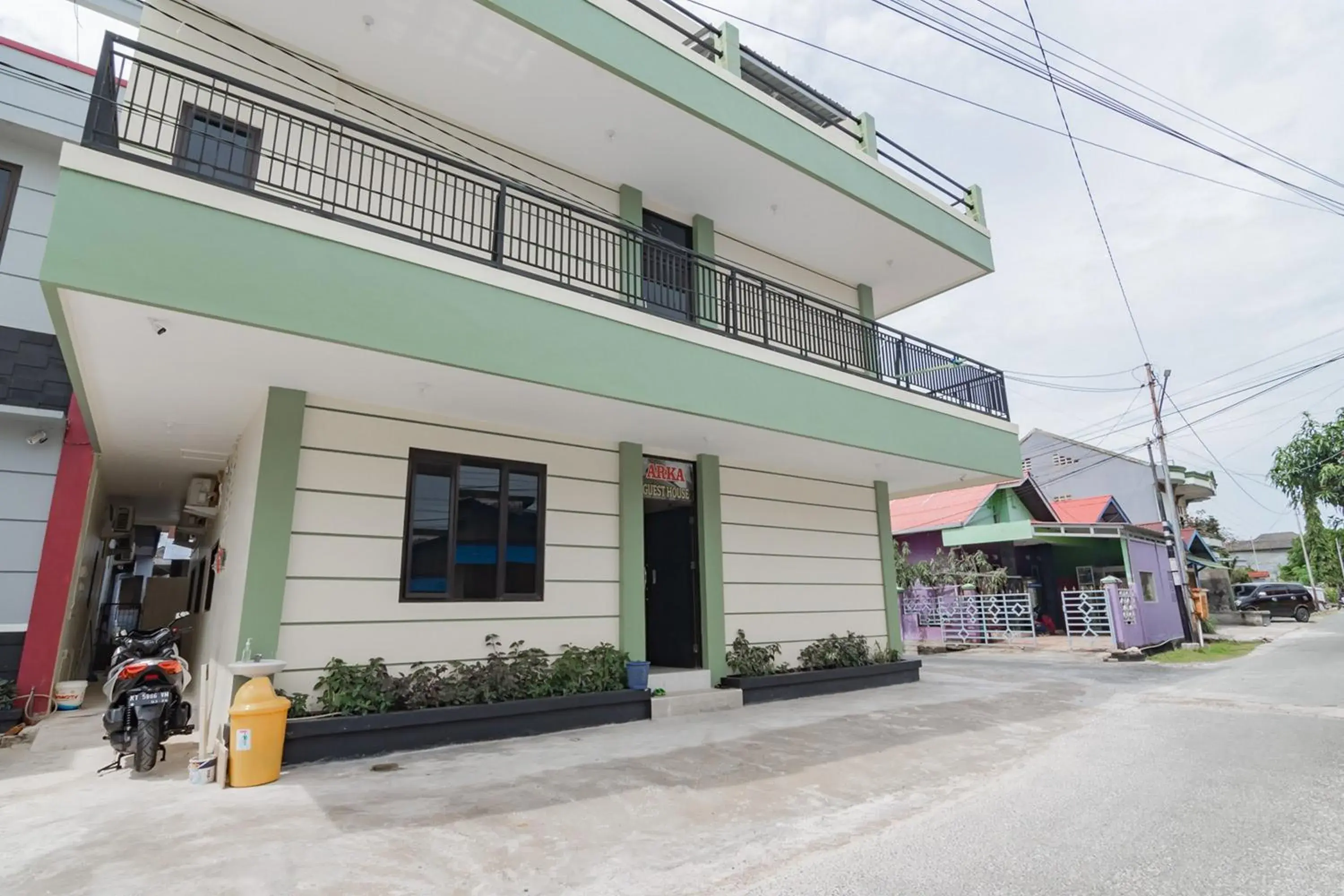 Property building in RedDoorz near Arka Sepinggan Airport Balikpapan Property building in RedDoorz near Arka Sepinggan Airport Balikpapan