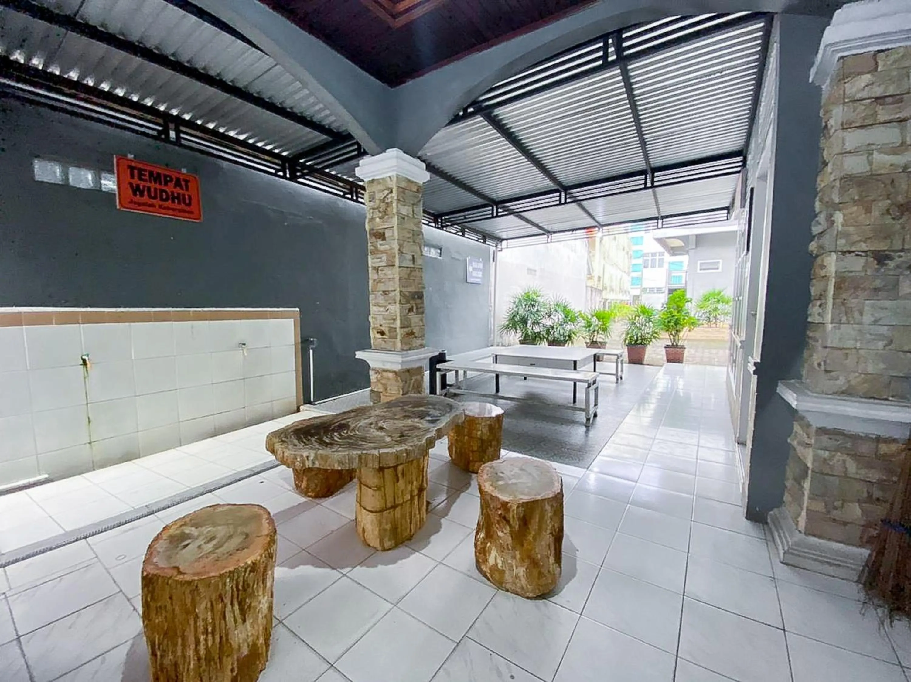 Damigalova Guest House Mitra RedDoorz