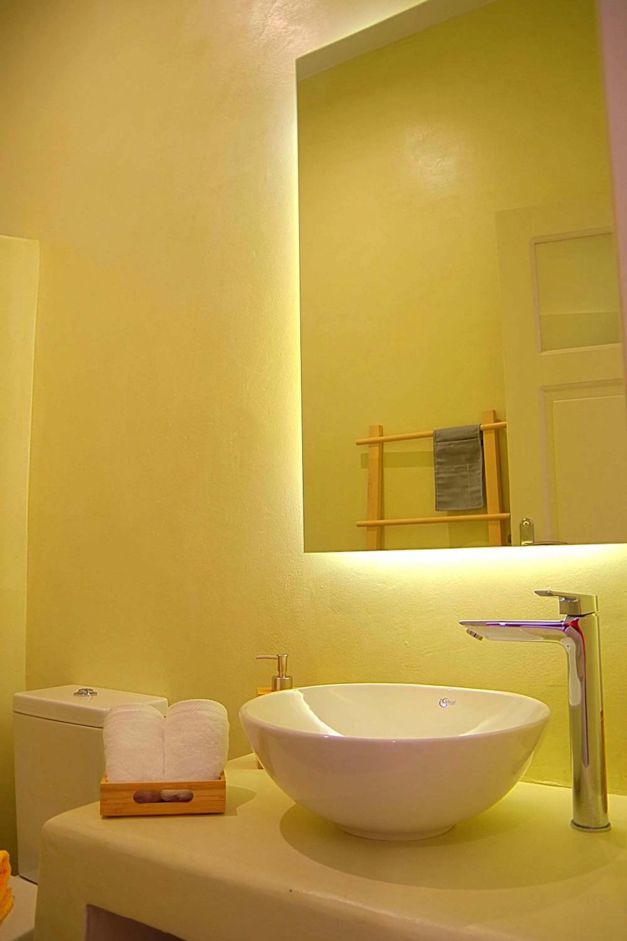 Toilet in Xenios Zeus Apartments