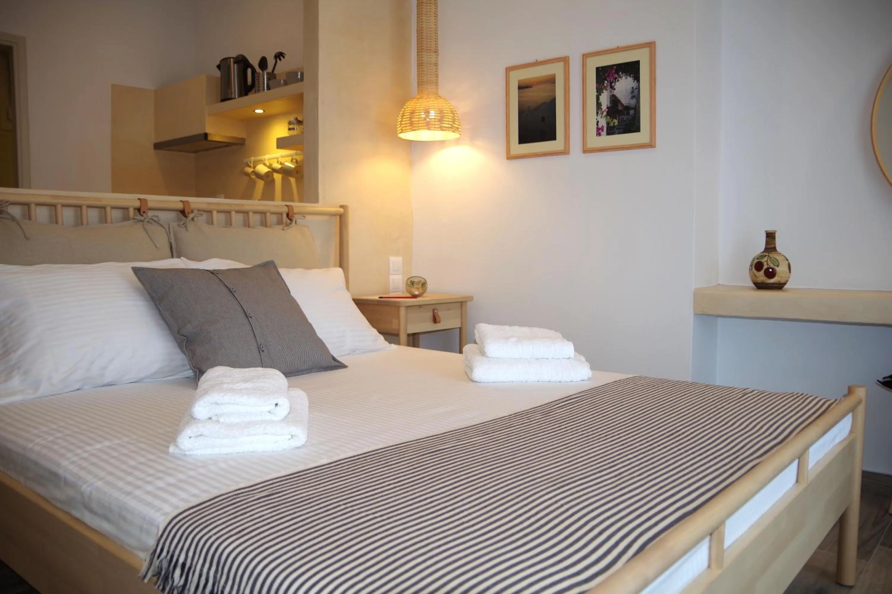 Bed in Xenios Zeus Apartments